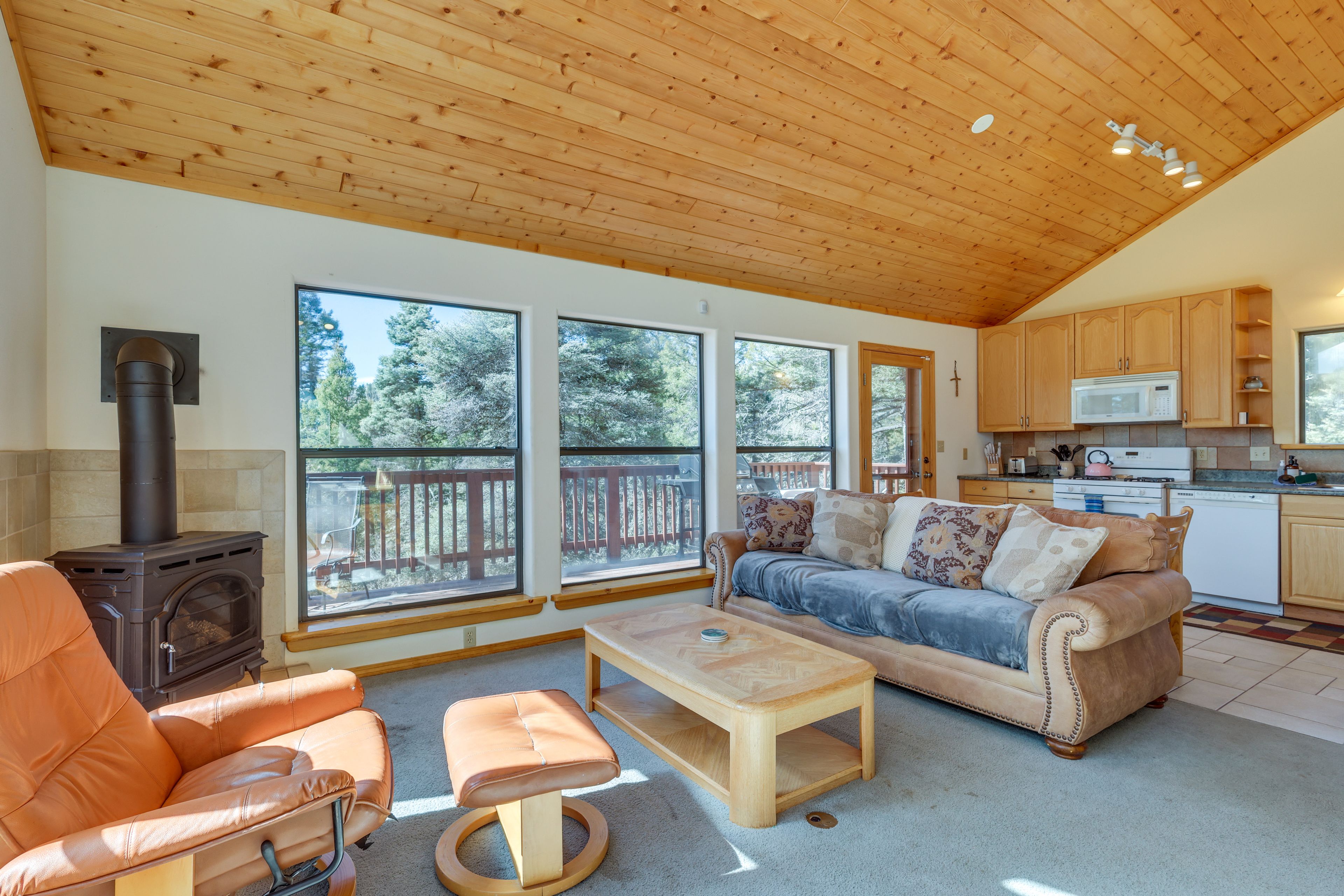 Studio | Central A/C | Free WiFi | Full Sleeper Sofa