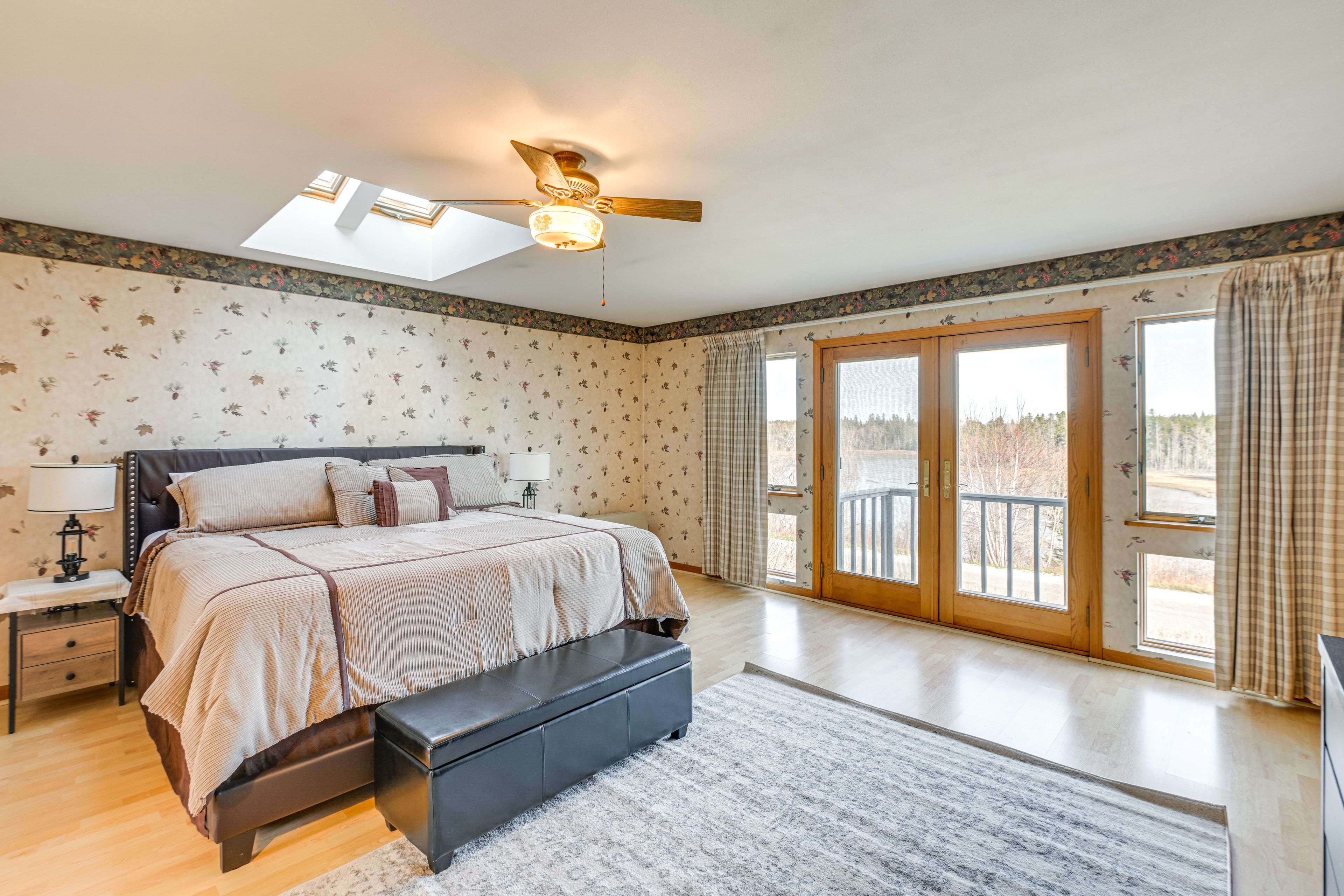 Bedroom Suite 1 | King Bed | Smart TV | 2nd Floor