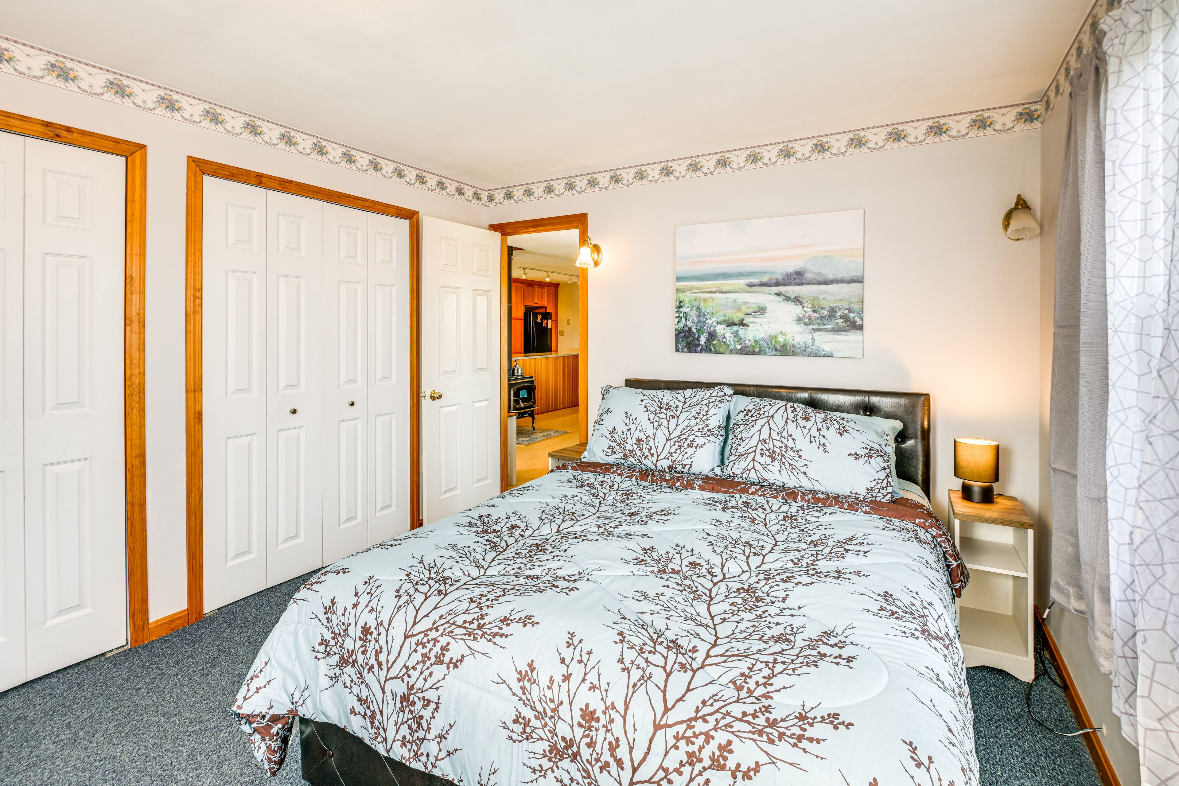 Bedroom 2 | Queen Bed | Smart TV | 1st Floor