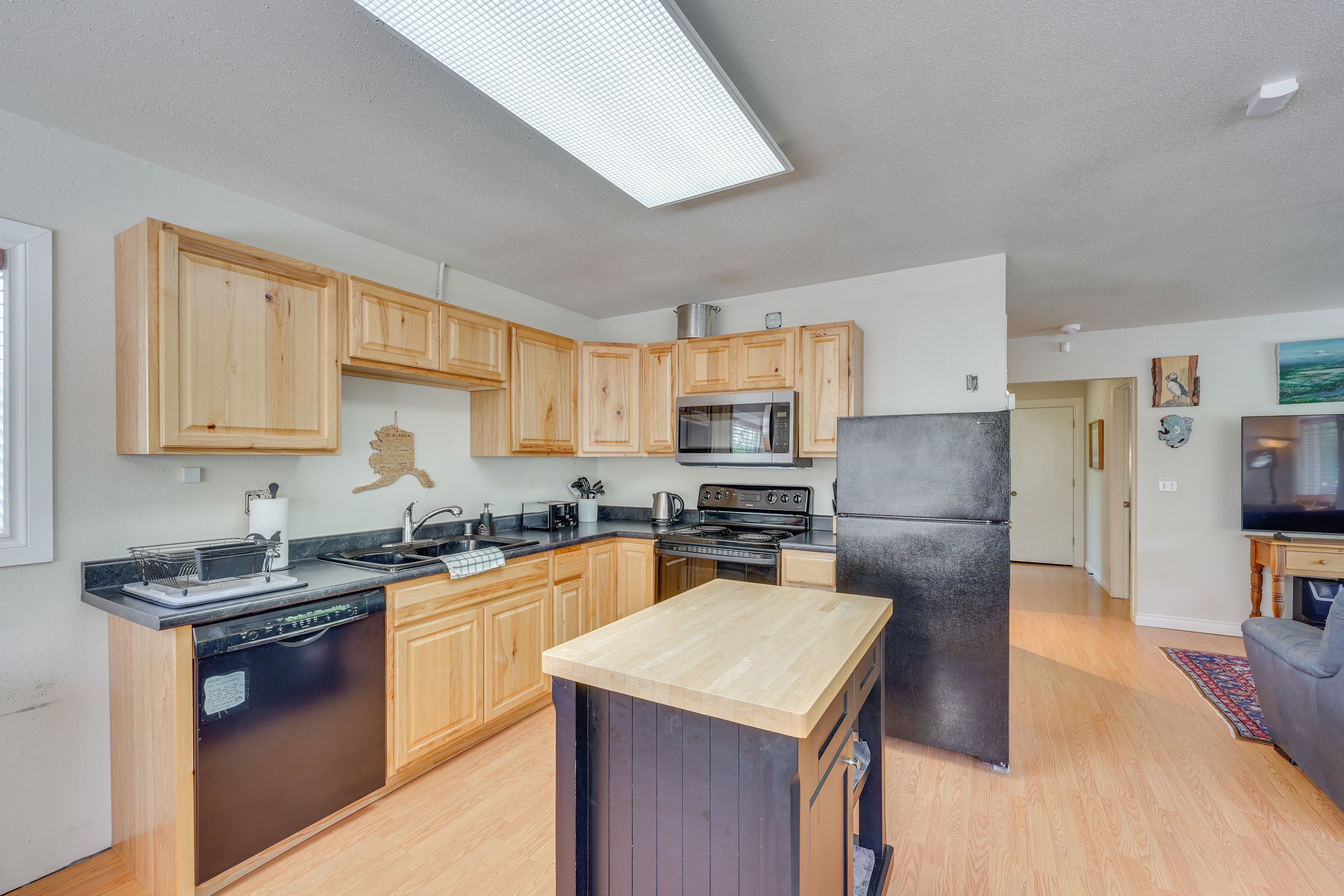 Kitchen | Cooking Basics | Keurig Coffee Maker | Main Level