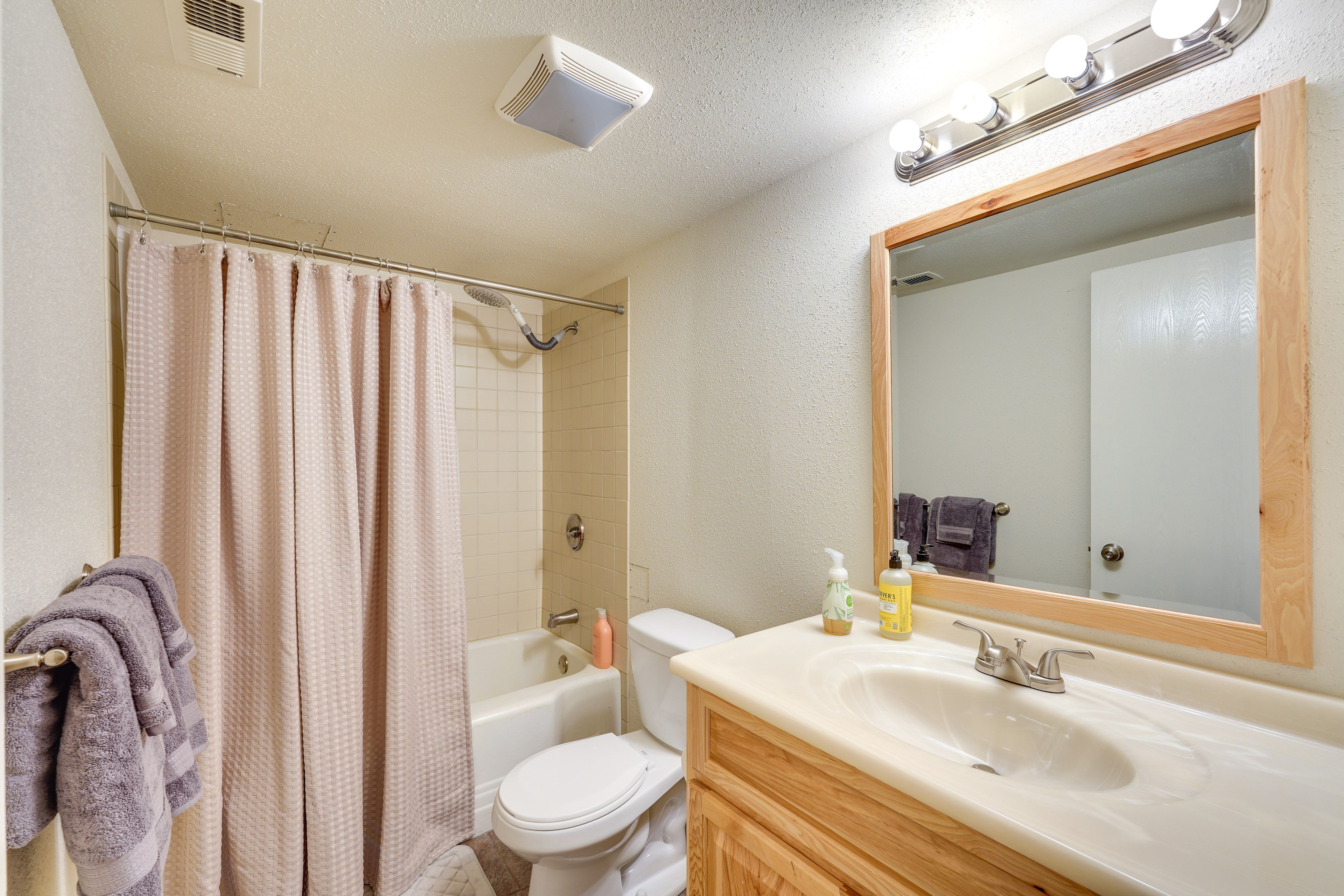 Full Bath | Main Level