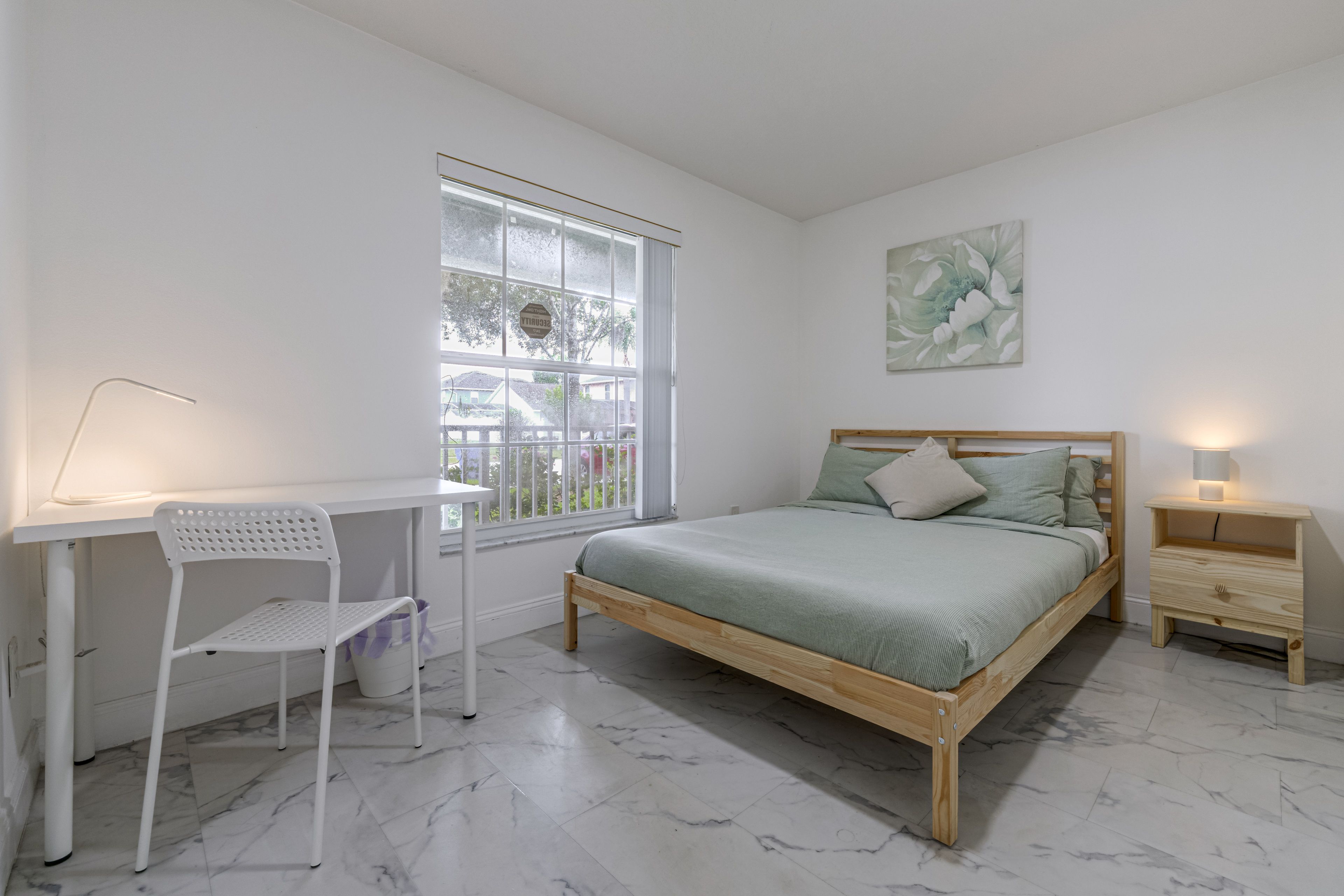 Bedroom 3 | Queen Bed