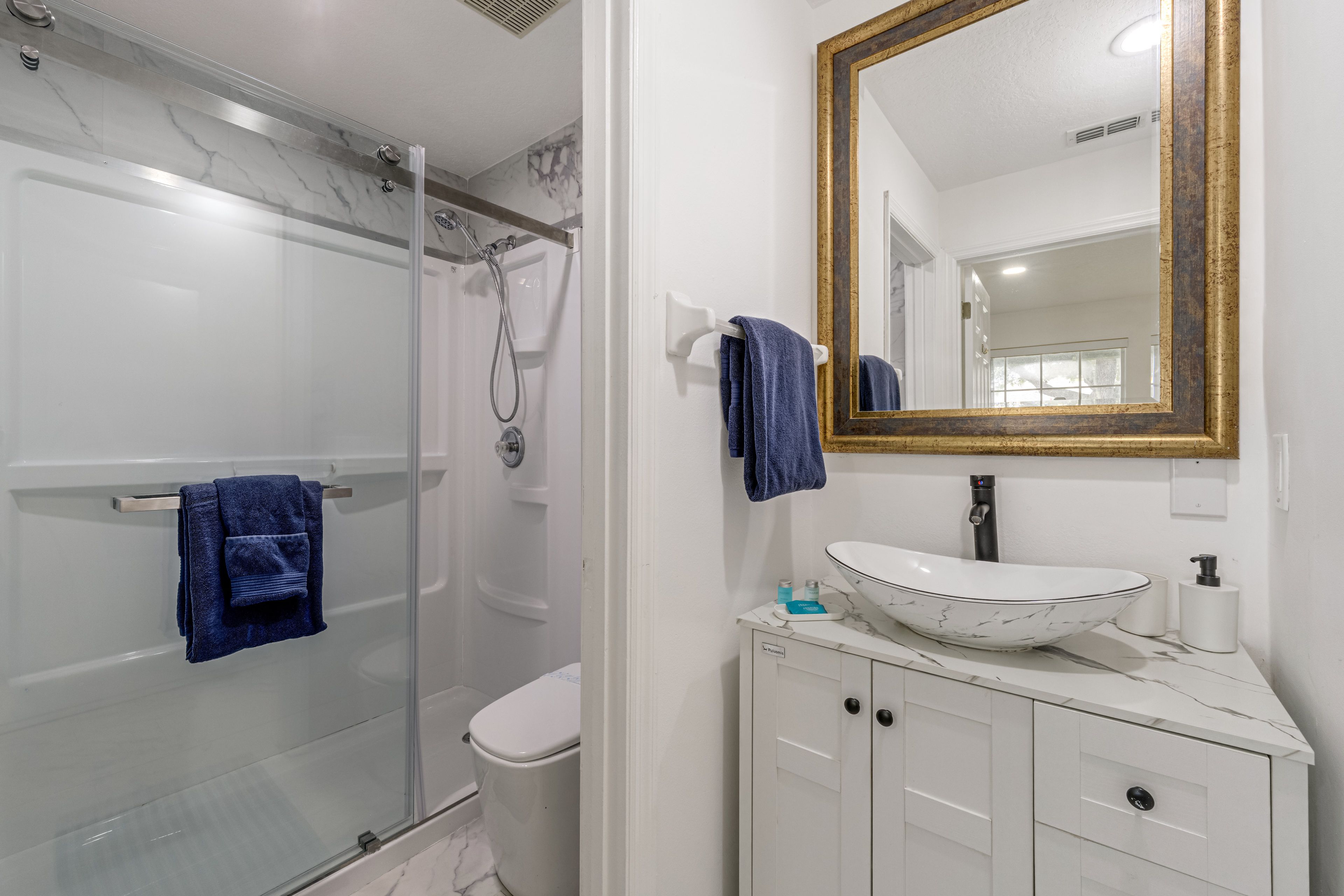 Full Bathroom