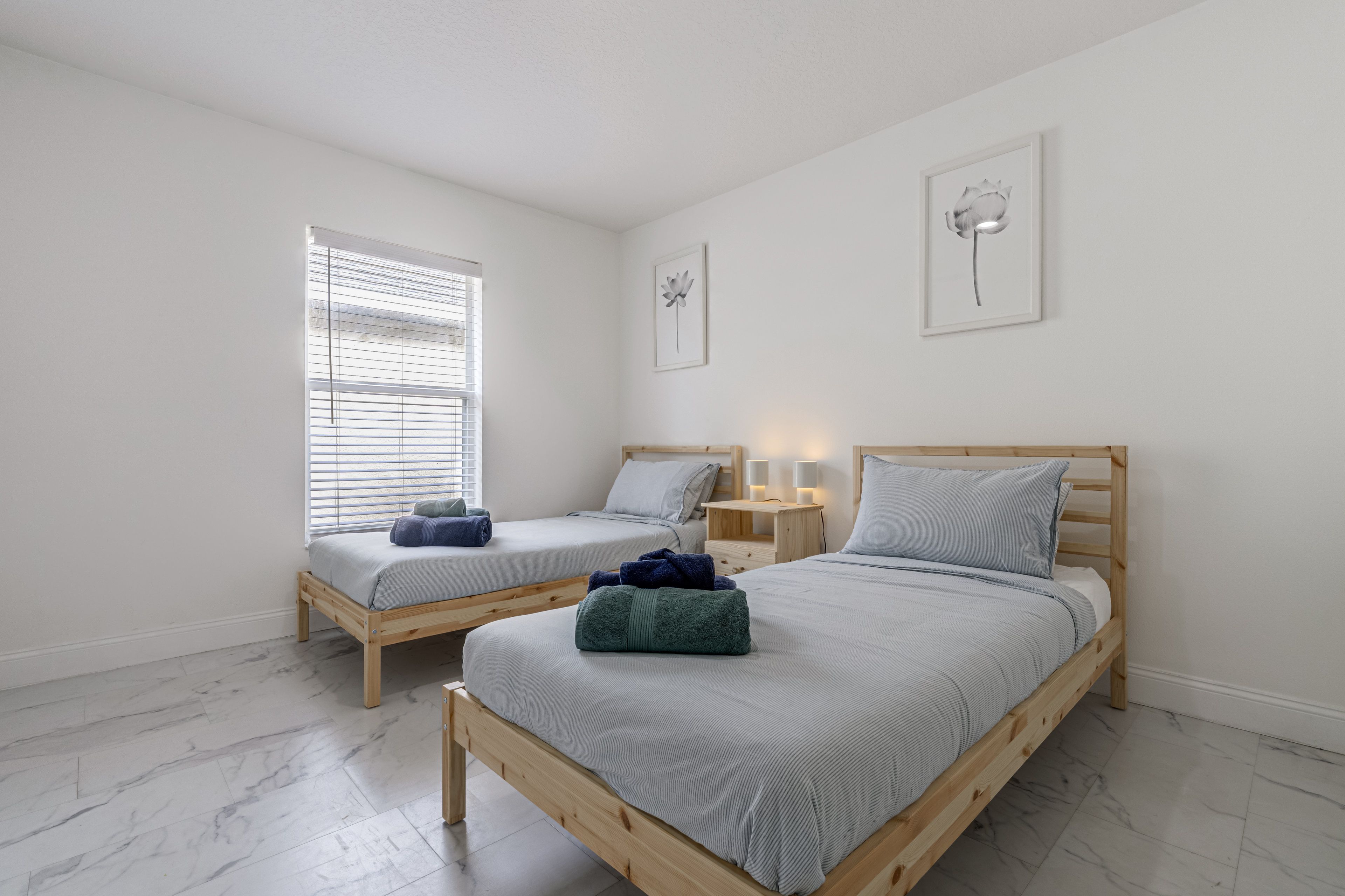 Bedroom 4 | 2 Twin Beds