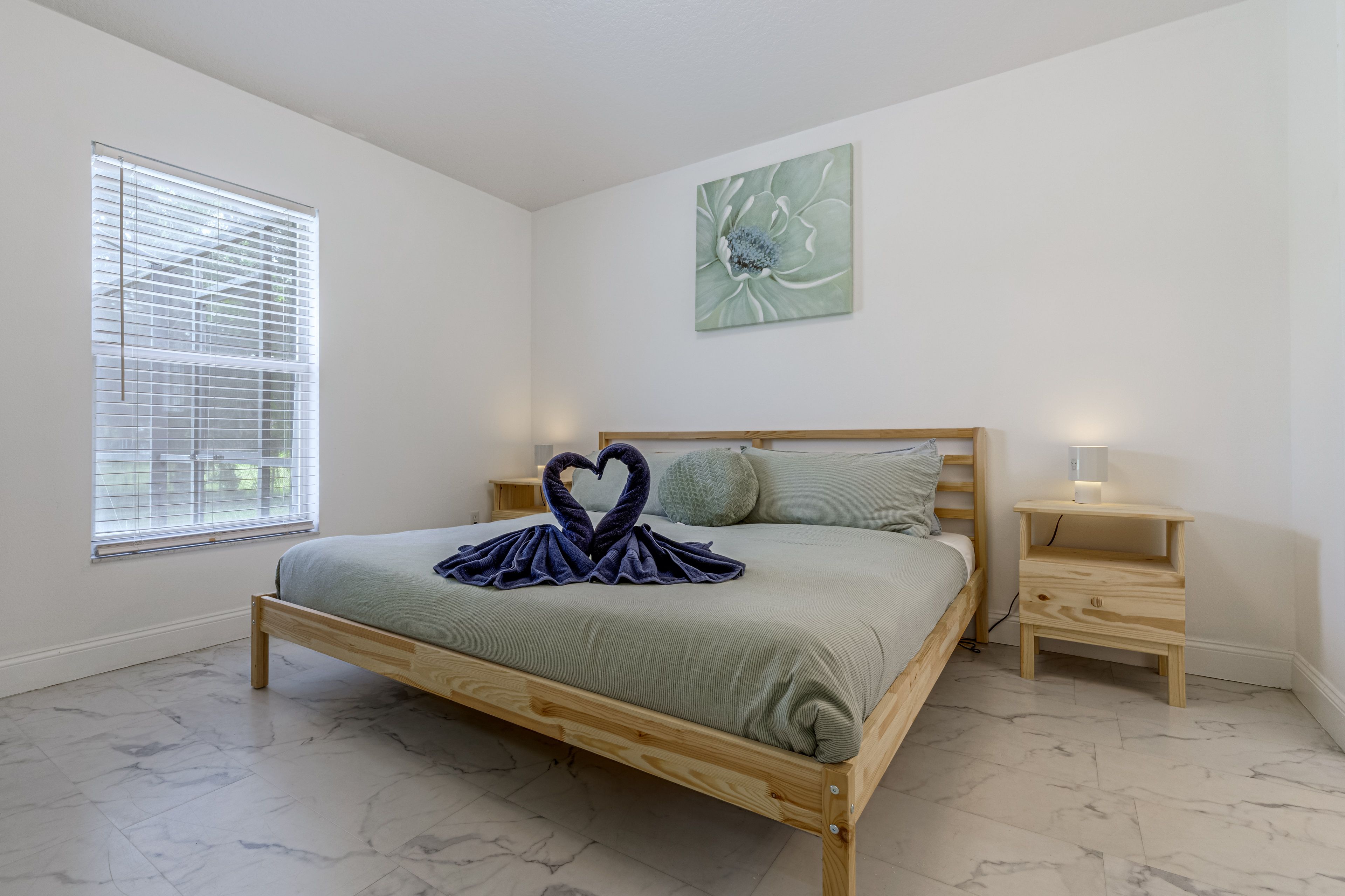 Bedroom 2 | King Bed