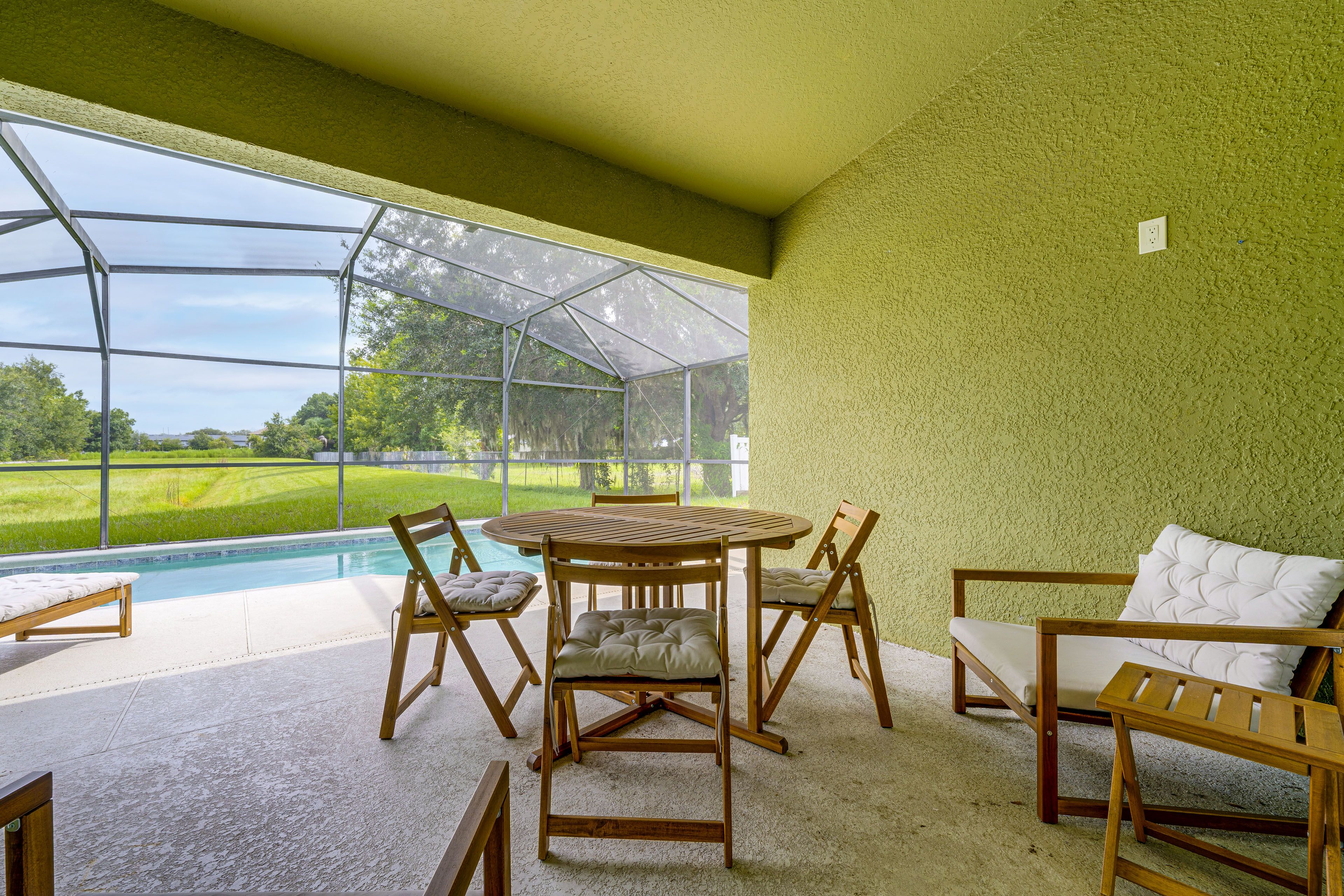 Lanai w/ Private Pool (Not Heated)
