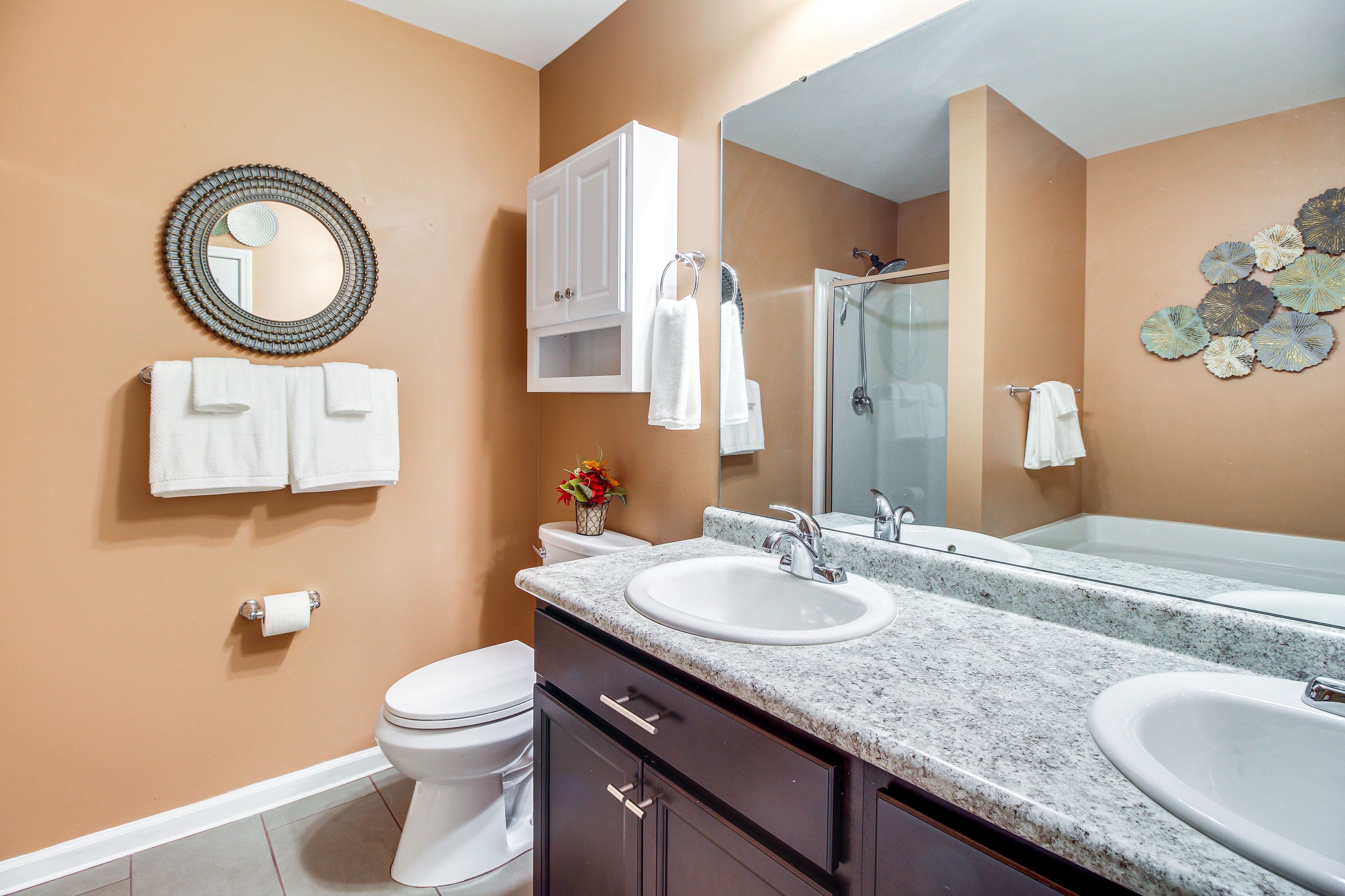 En-Suite Bathroom | Towels Provided