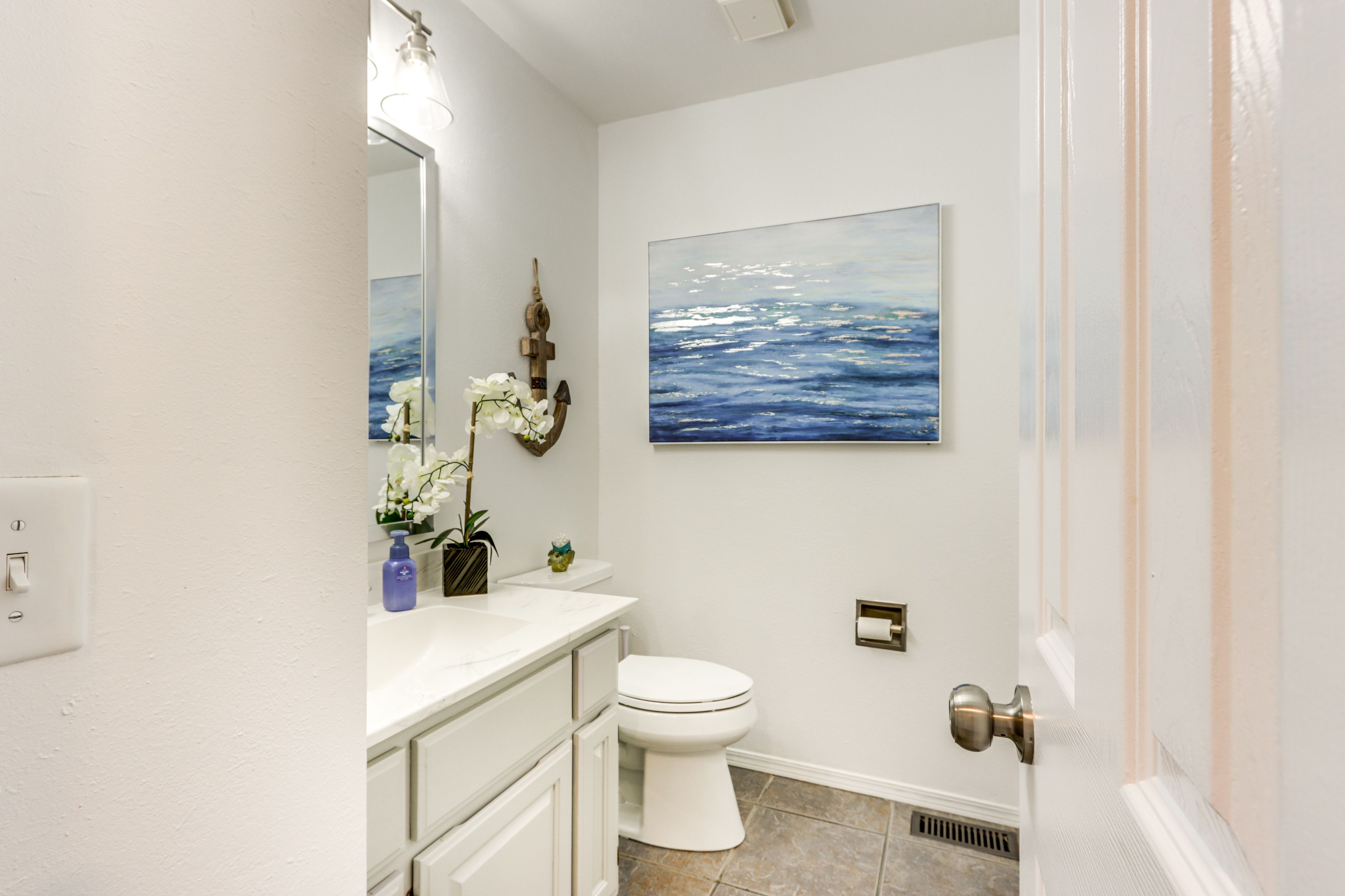Half Bathroom | 1st Floor