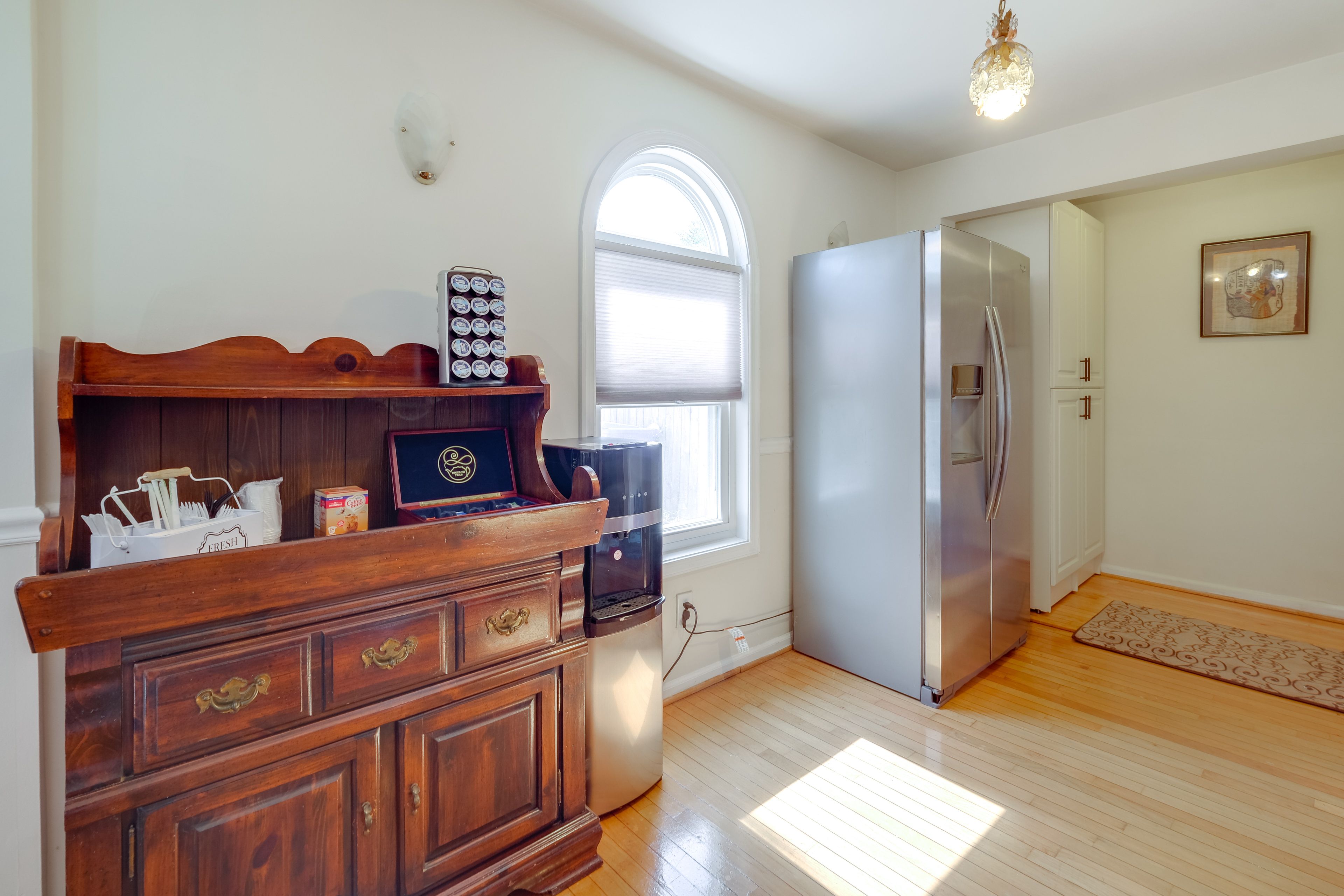 Kitchen | Keurig | Coffee Bar w/ Starter Pods | Spices