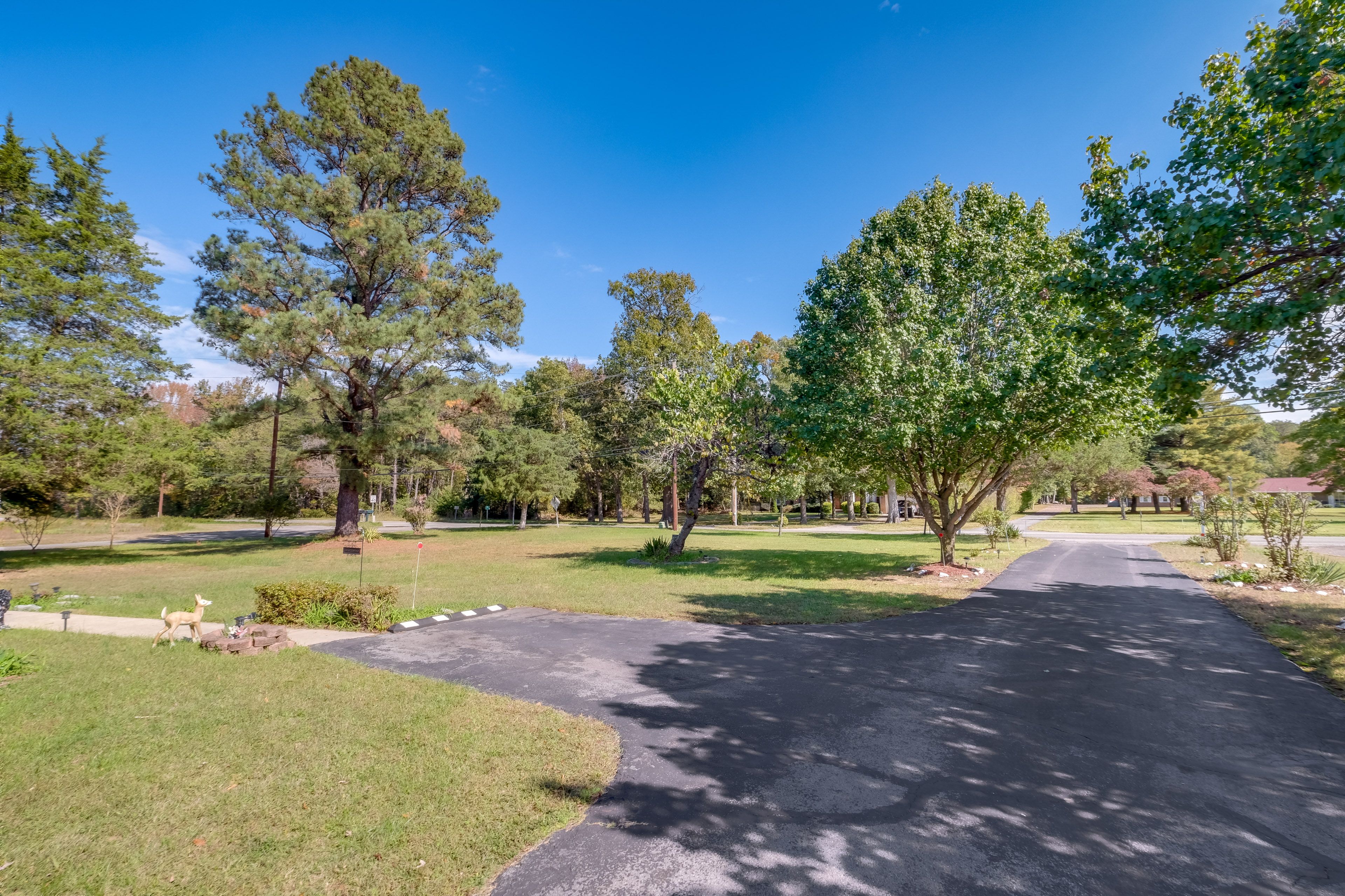 Parking | Driveway (3 Vehicles)
