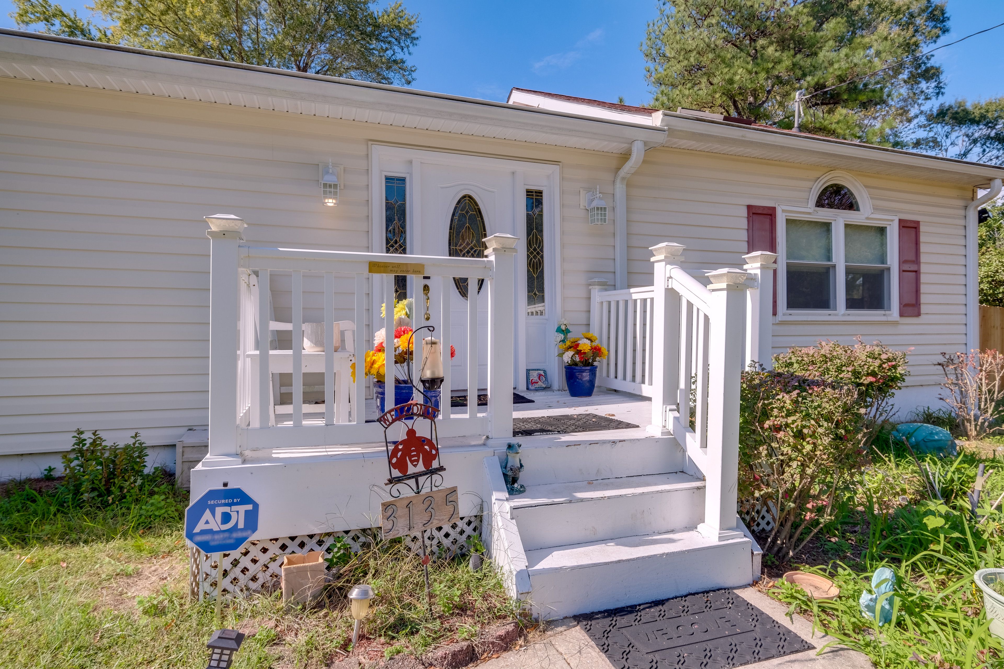 Home Exterior | Entry