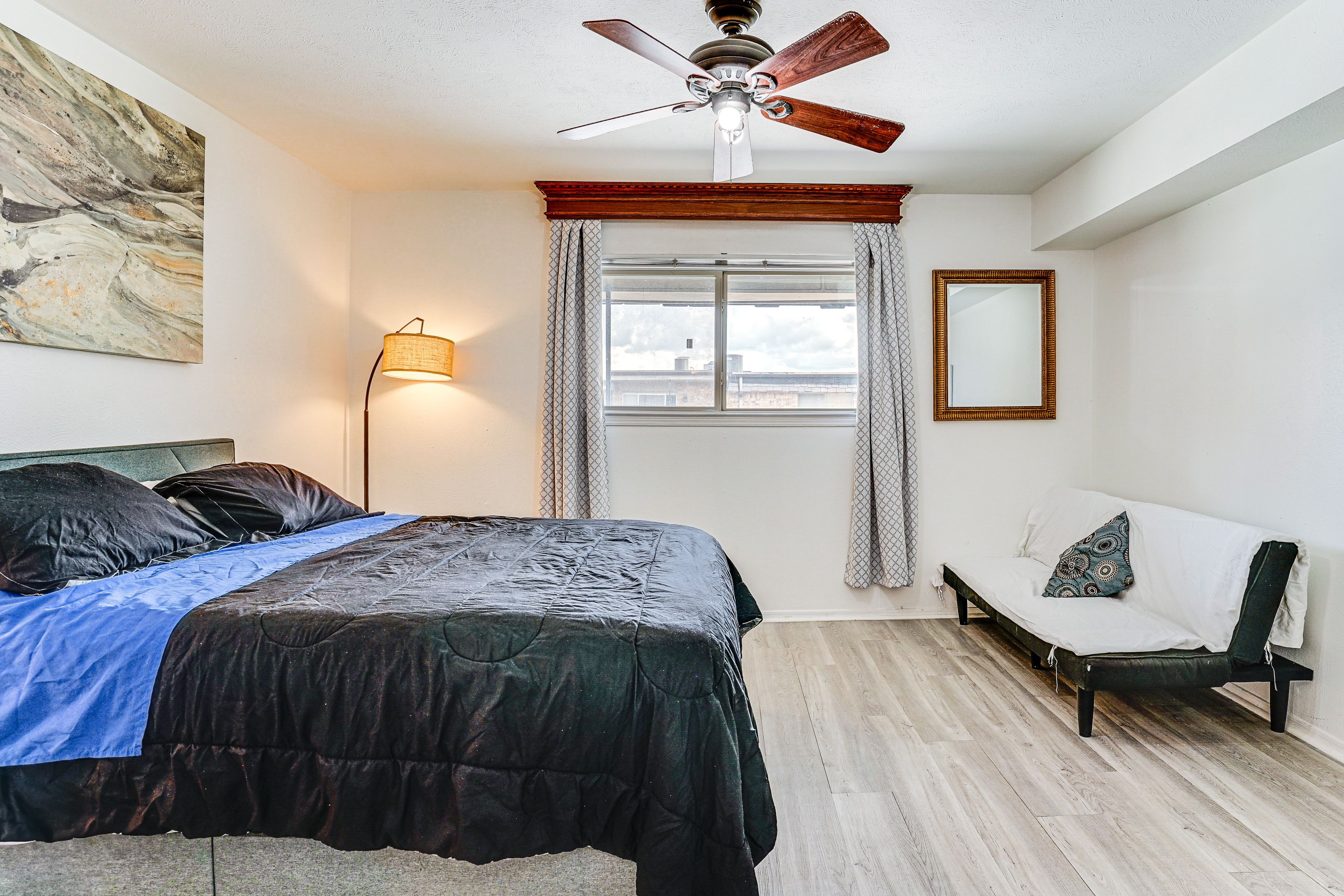 Bedroom | Queen Bed | Twin Futon