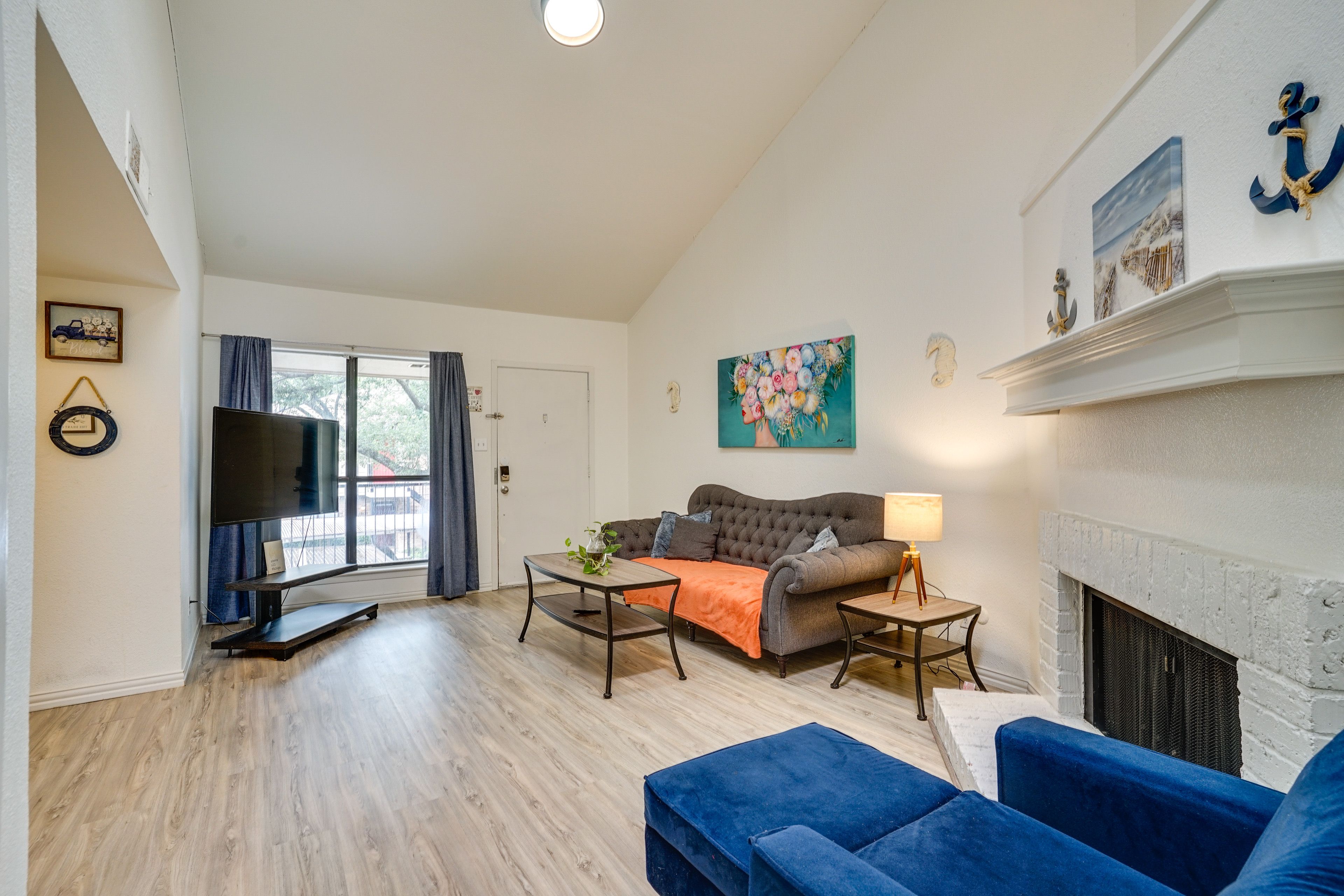 Dallas Vacation Rental | 1BR | 1BA | 900 Sq Ft | Stairs Required to Enter