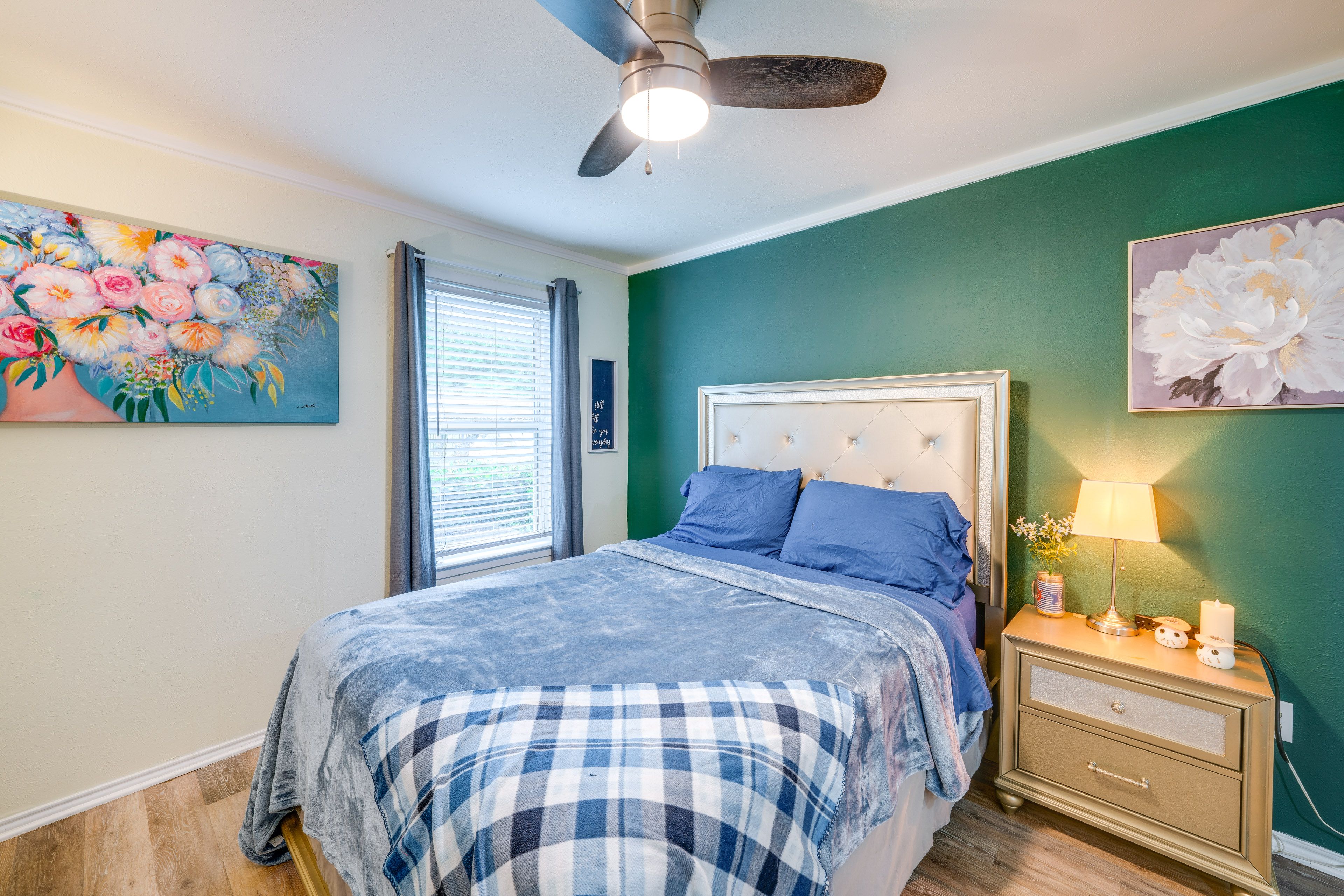 Bedroom | Queen Bed
