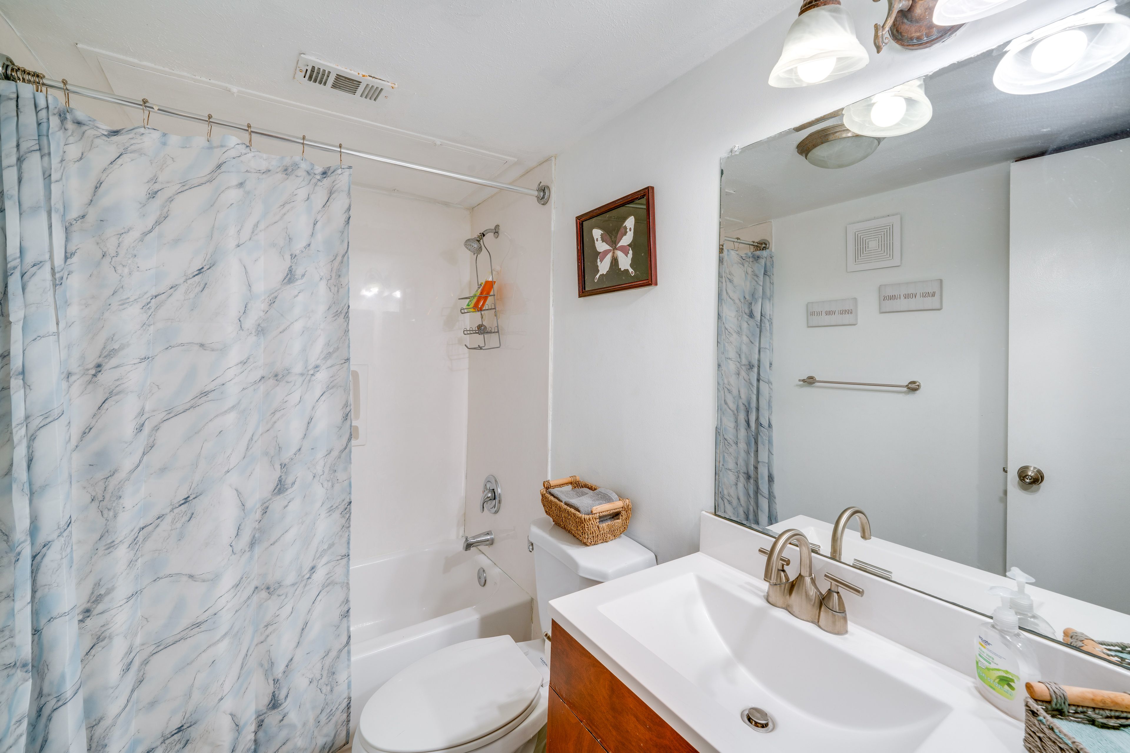 Bathroom | Towels Provided