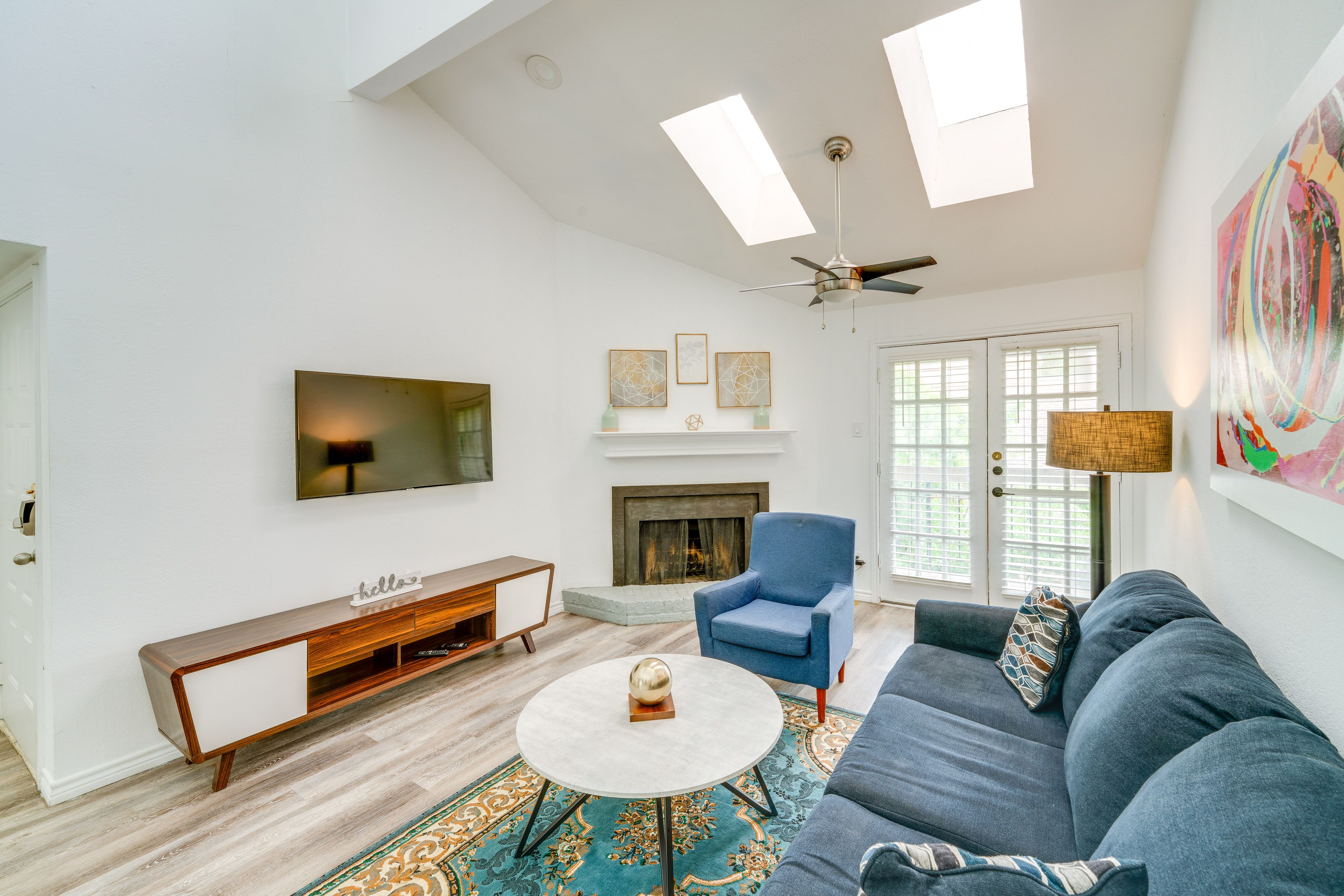Dallas Vacation Rental | 2BR | 2BA | Stairs Required | 1,400 Sq Ft