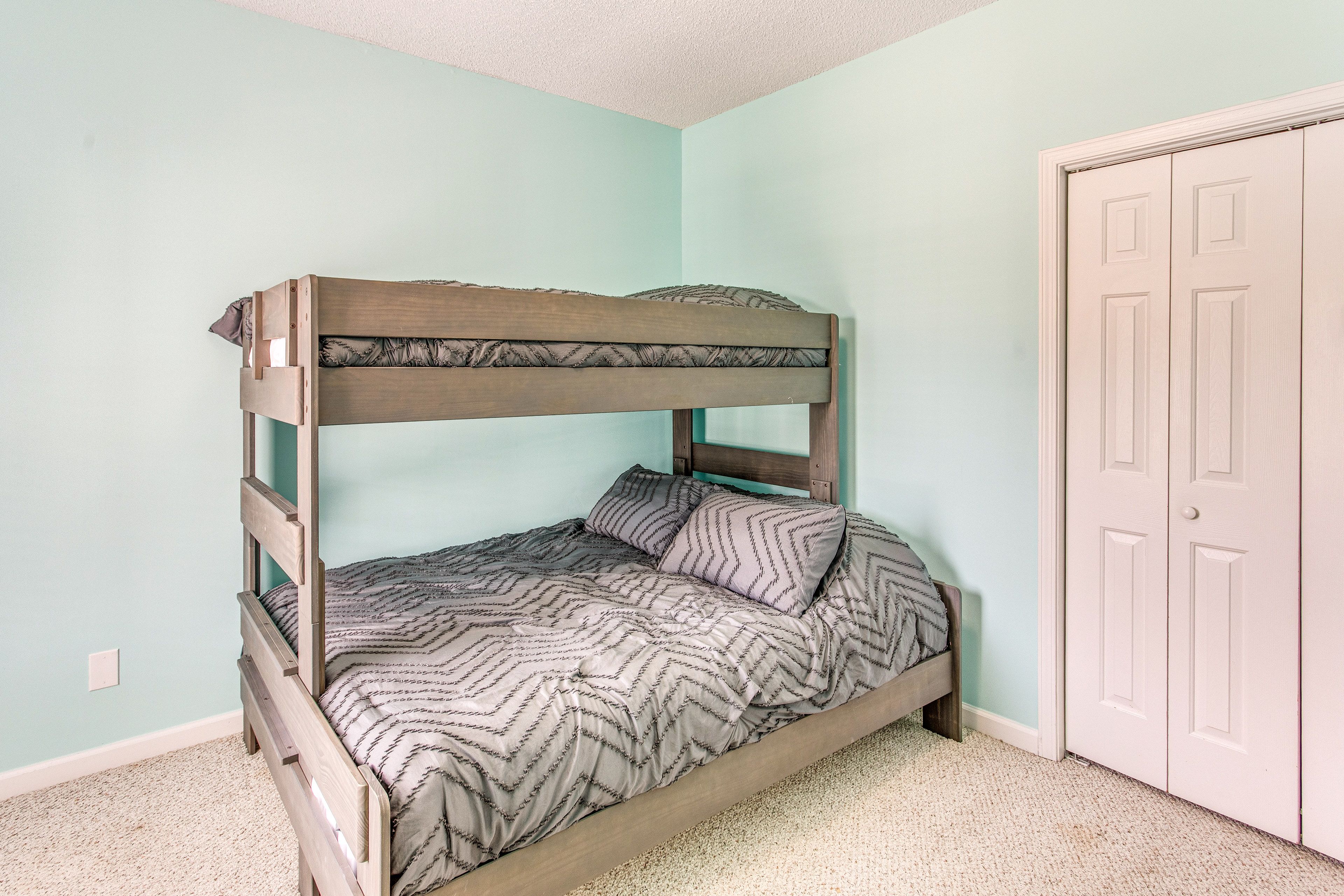 Bedroom 3 | Full/Queen Bunk Bed