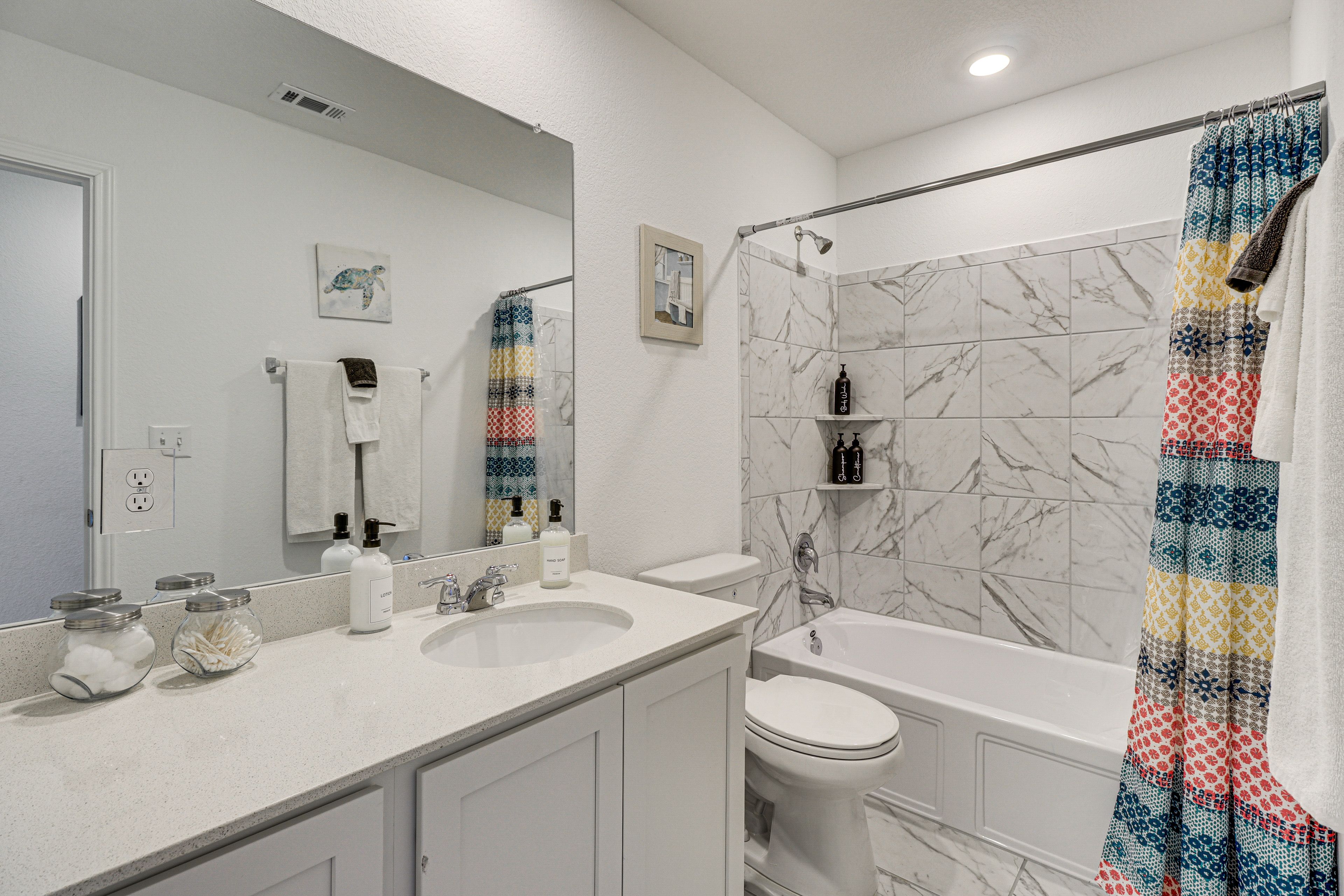 Full Bathroom | 2nd Floor