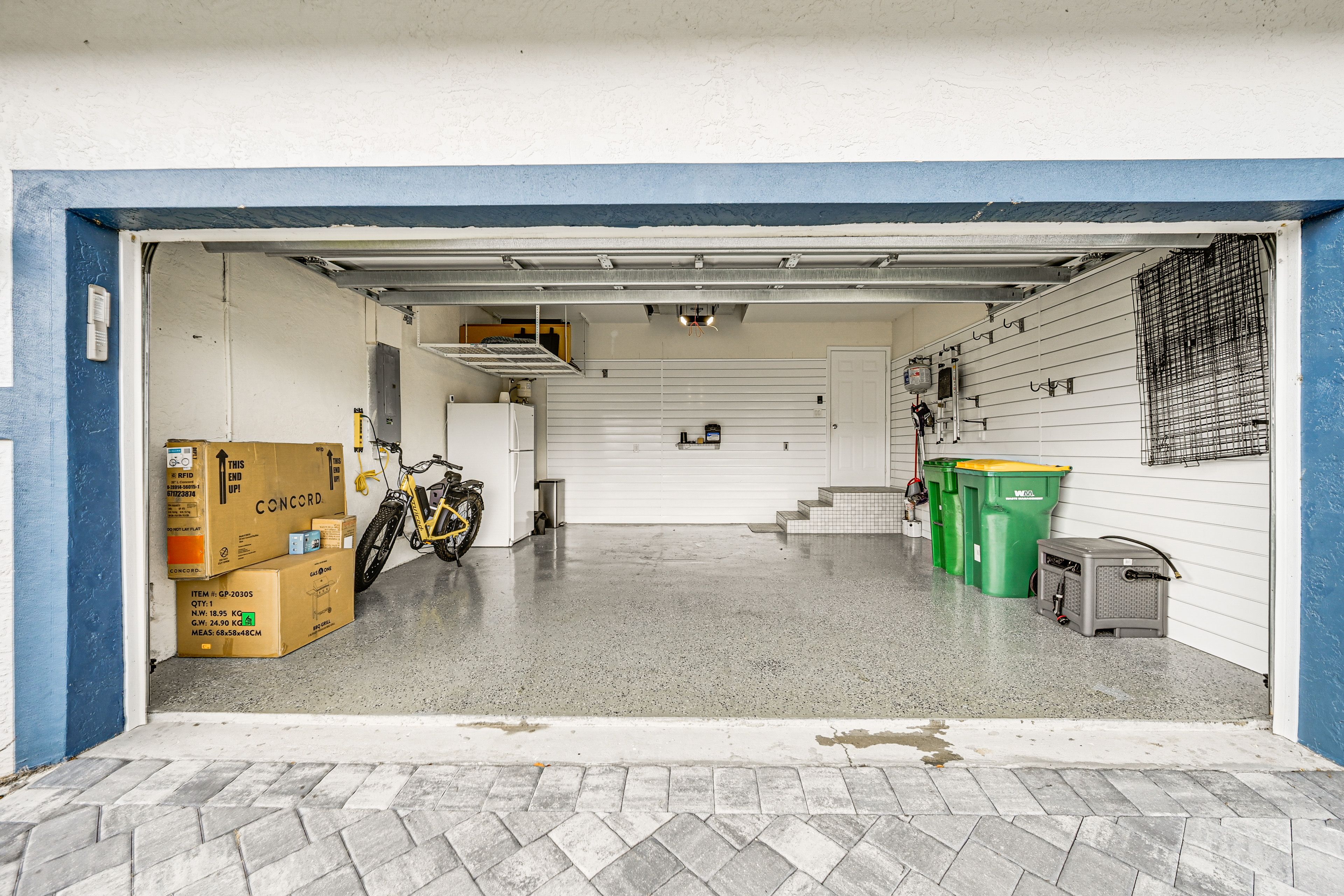 Parking | Garage (2 Vehicles) | Driveway (2 Vehicles)