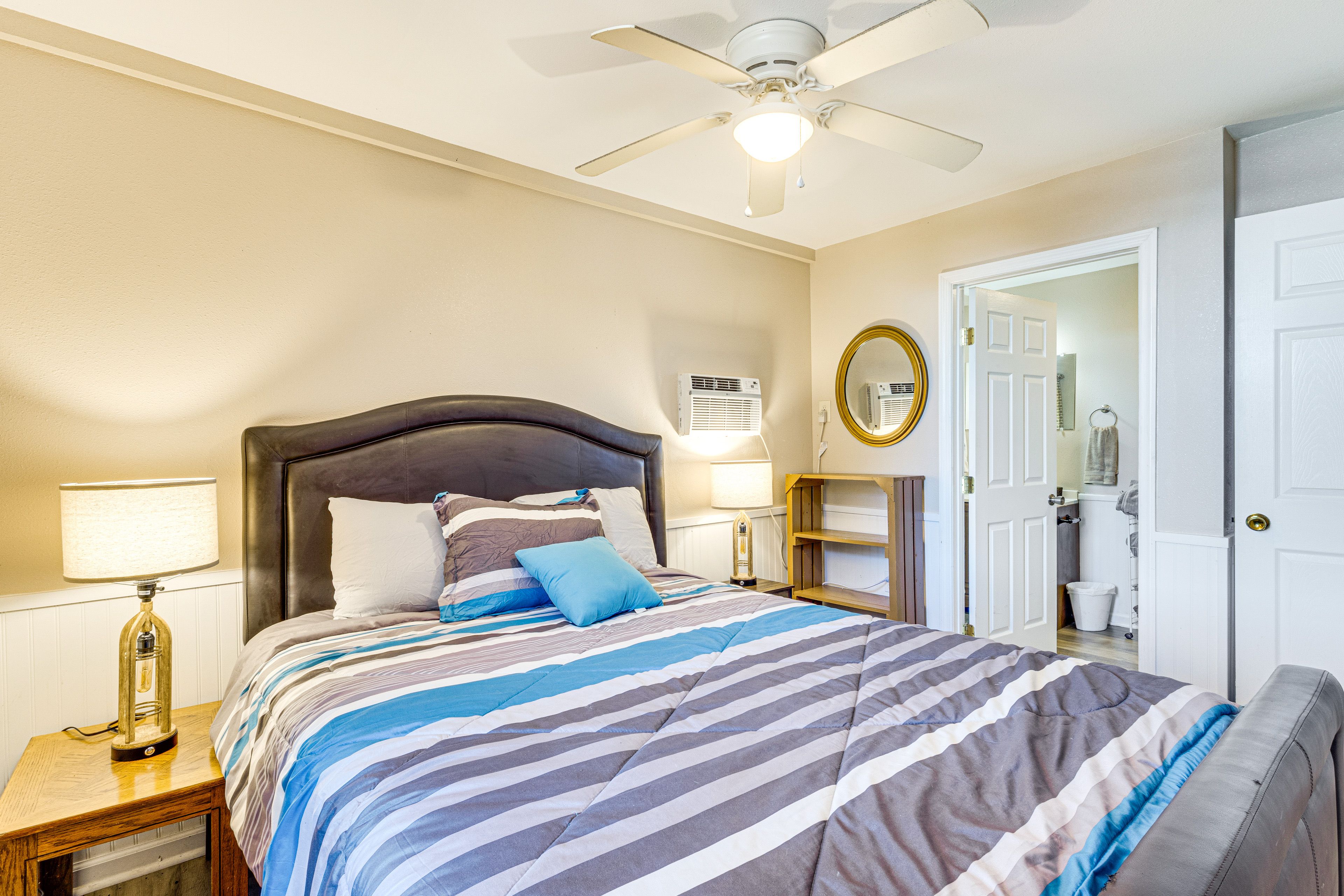 Bedroom 1 | Queen Bed | Smart TV | Linens Provided