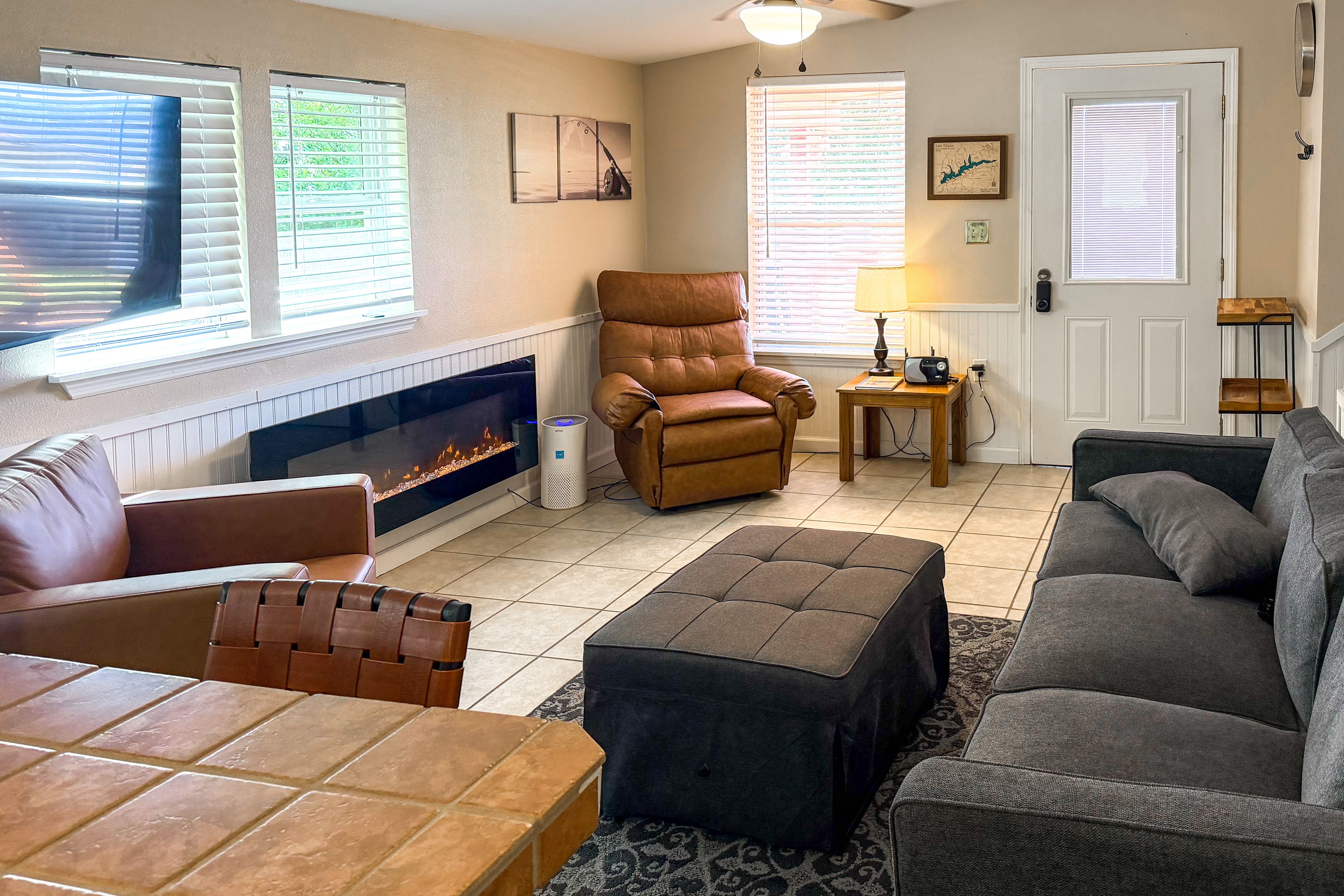 Living Room | Twin Sleeper Ottoman | Split A/C & Heating Unit | Free WiFi