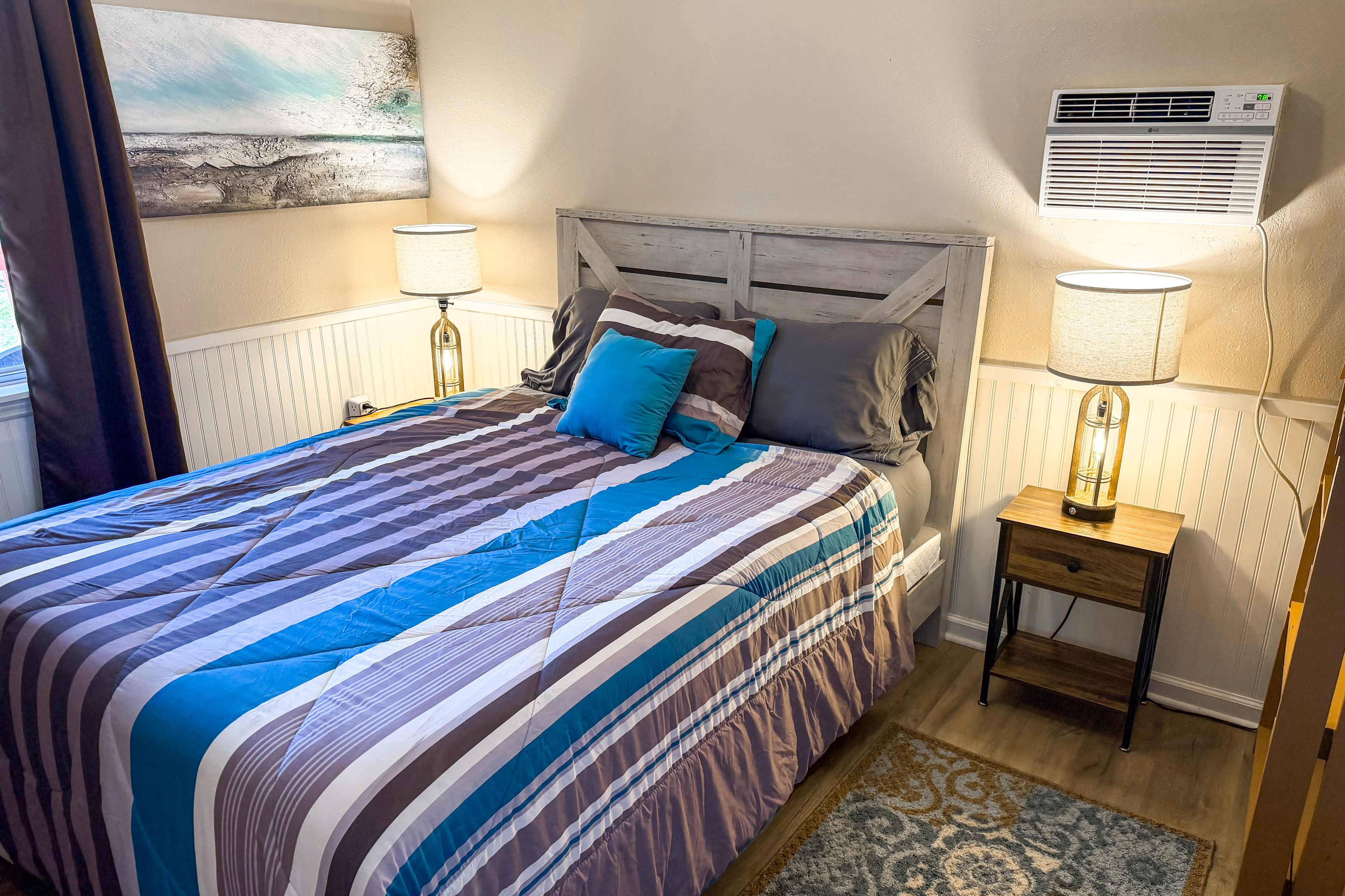 Bedroom 1 | Queen Bed | Smart TV | Linens Provided
