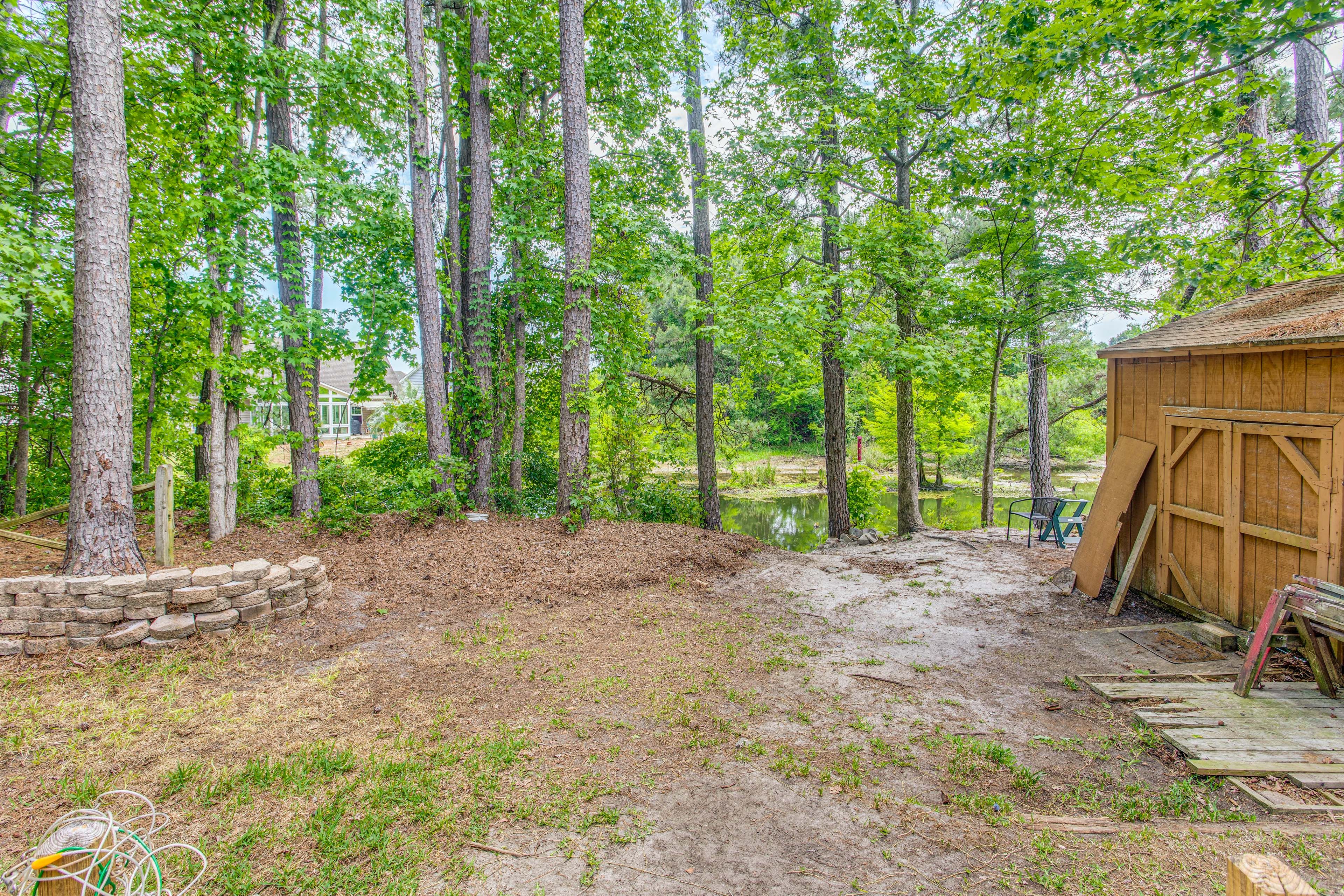 Yard Space | Fire Pit | Fishing Pond Access & Views