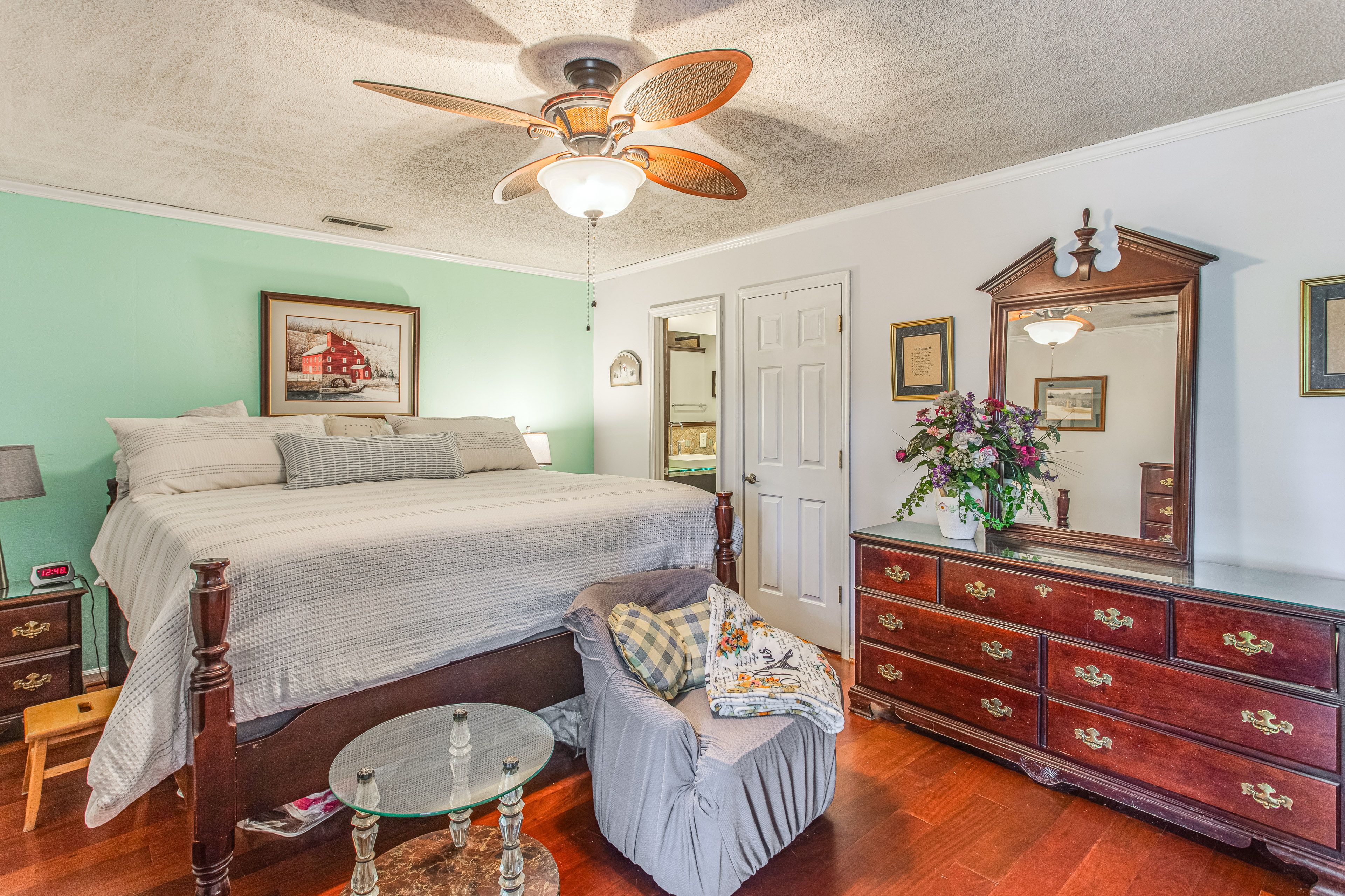 Bedroom 1 | King Bed | Linens Provided | En-Suite Bathroom