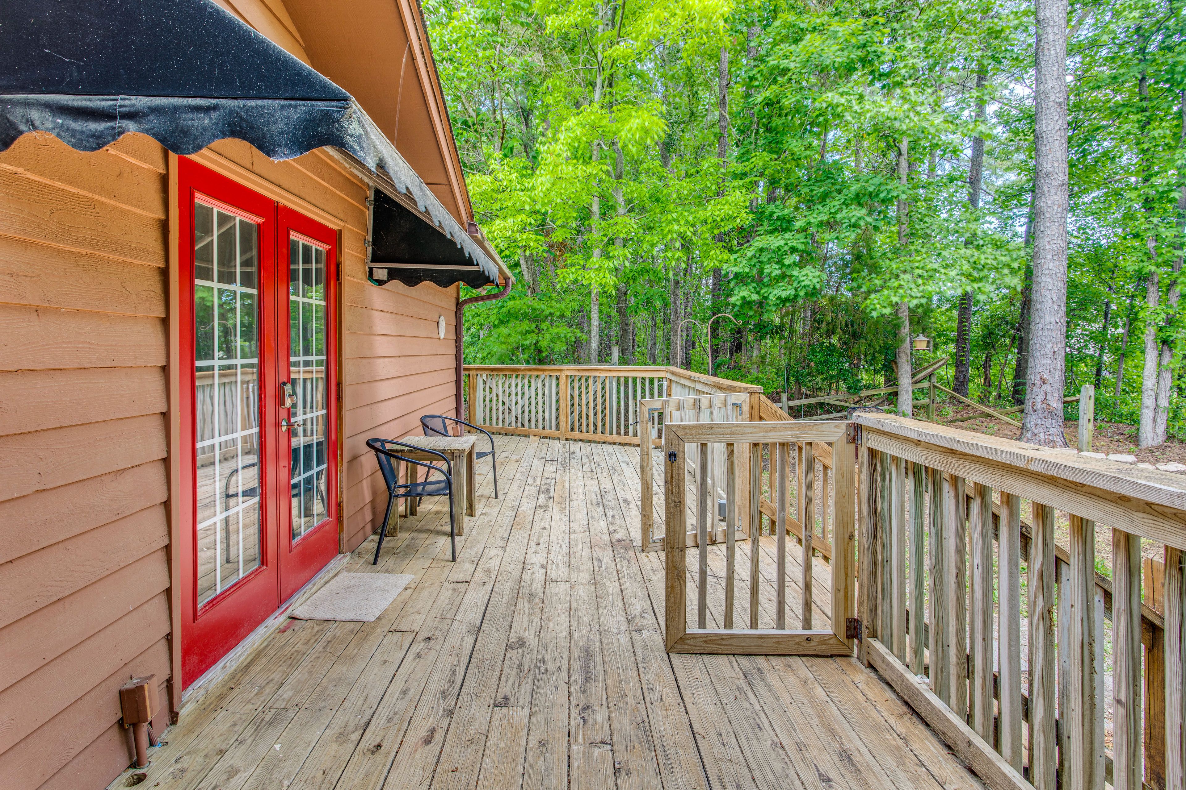 Deck | Outdoor Seating