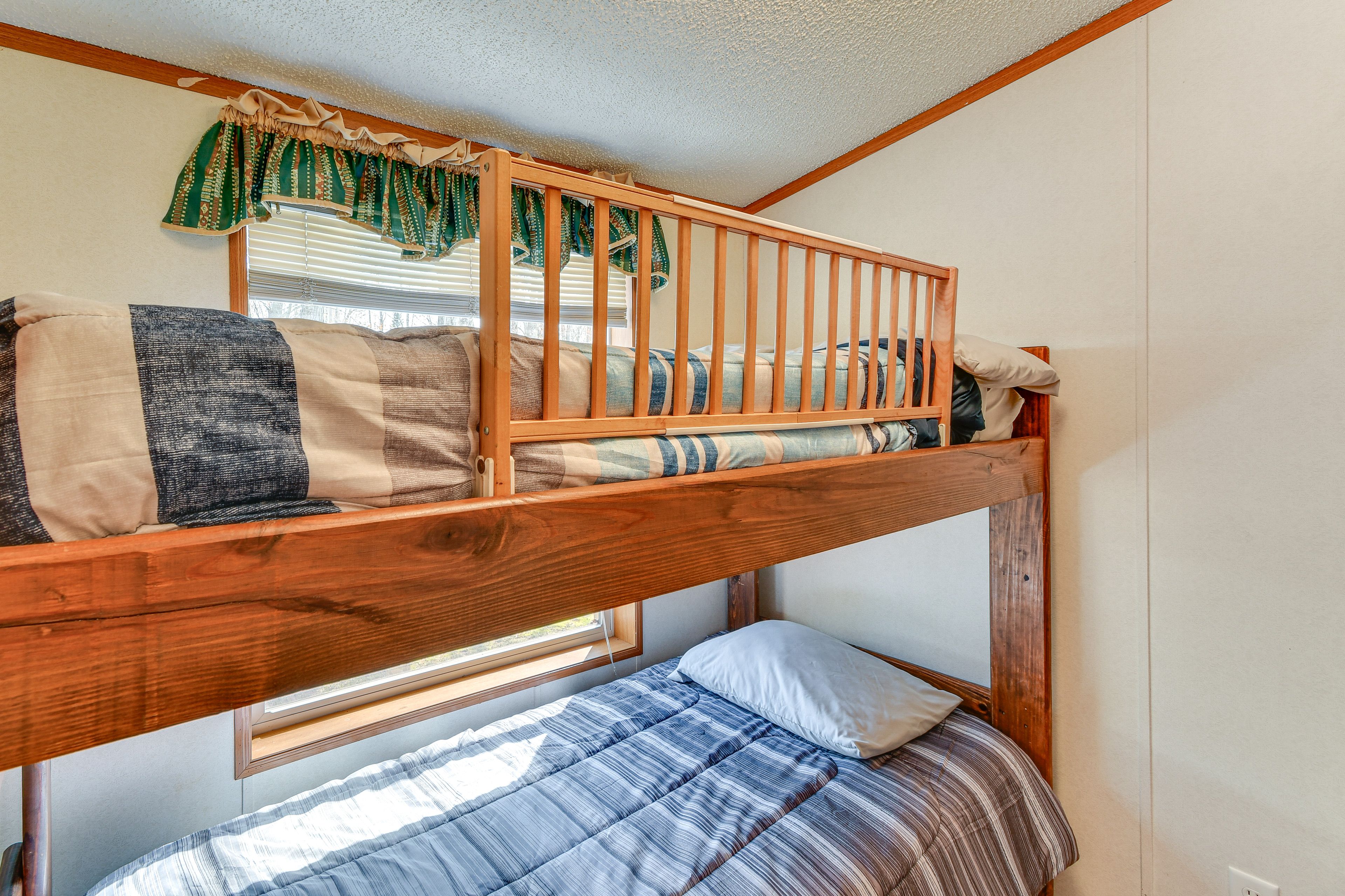 Bedroom 3 | Twin Bunk Bed