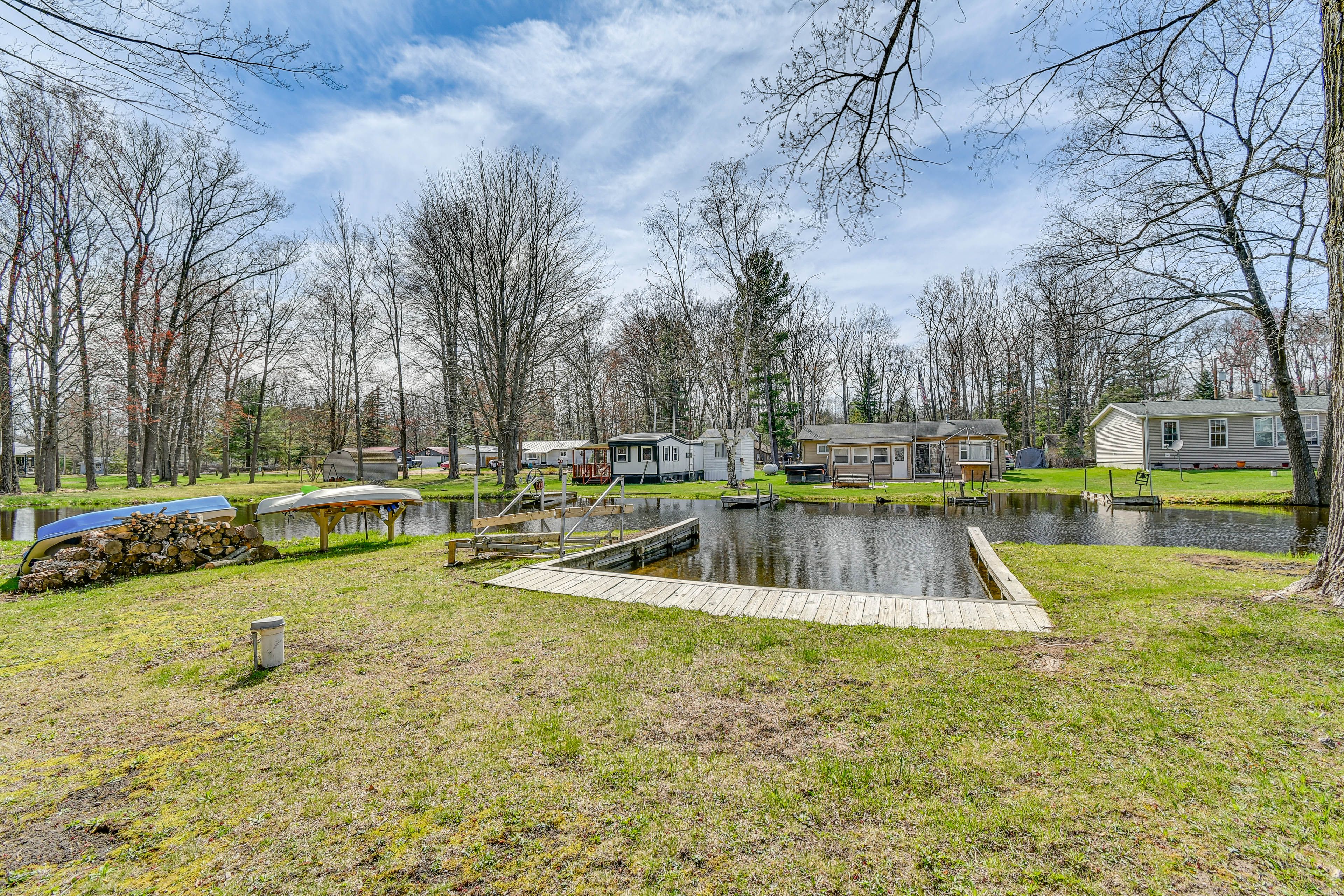 House Exterior | Fire Pit | Private Yard | 2 Kayaks | Paddleboat | 2 Boat Slips