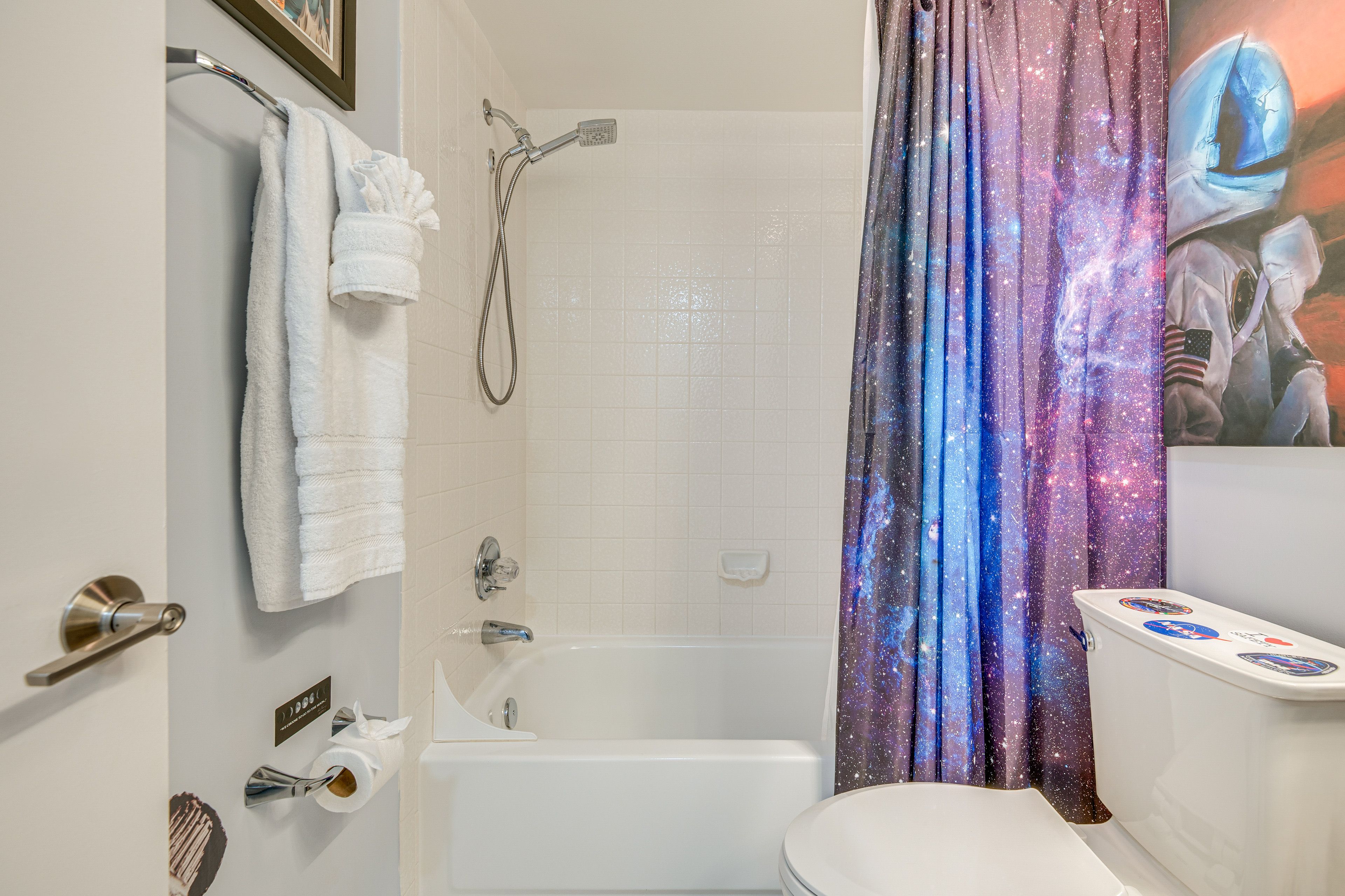 Full Bathroom | Shower/Tub Combo