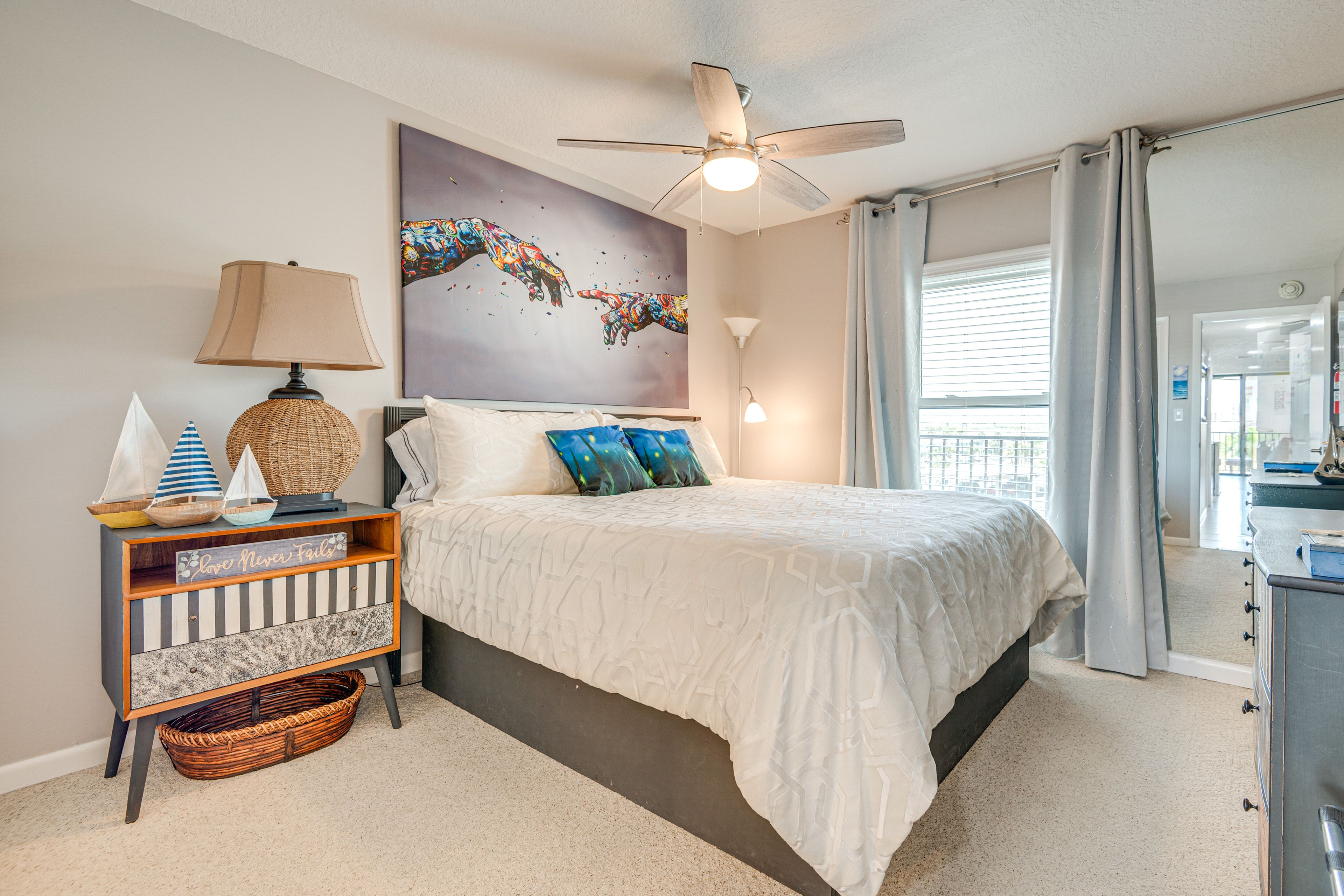 Bedroom | King Bed | En-Suite Bathroom