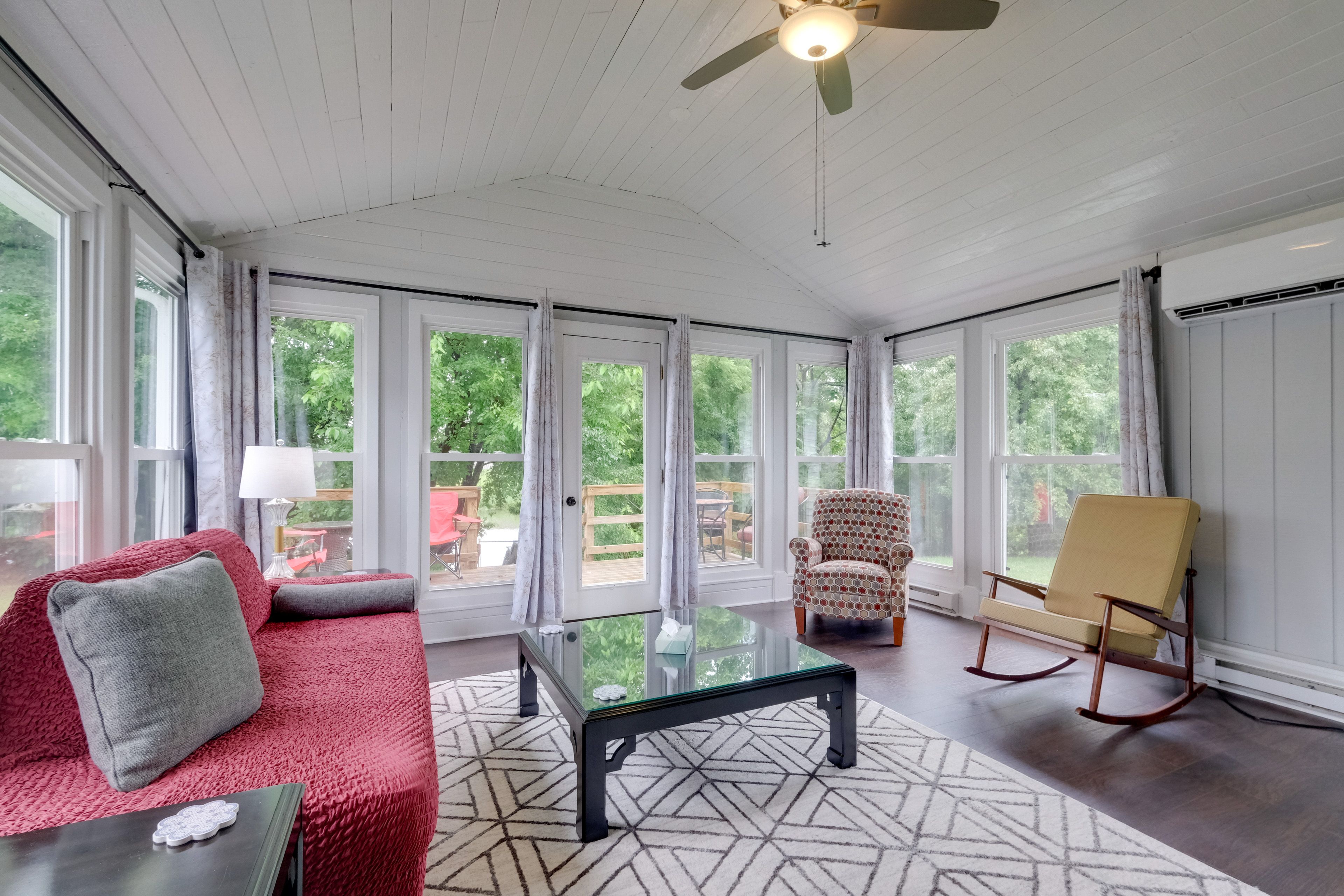 Colonial Beach Vacation Rental | 3BR | 2BA | 2,643 Sq Ft | 2 Steps to Enter