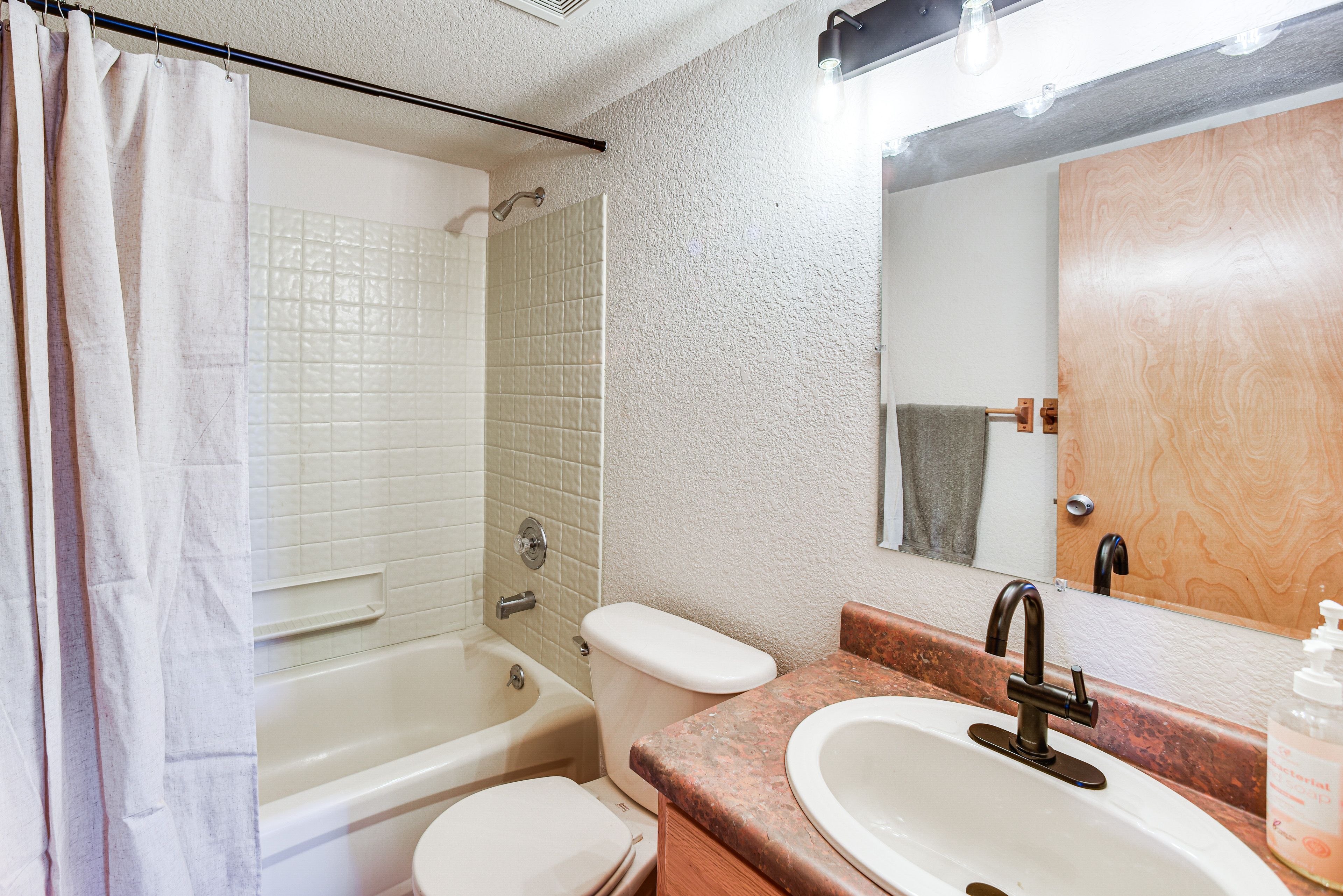 Full Bathroom | Lower Level
