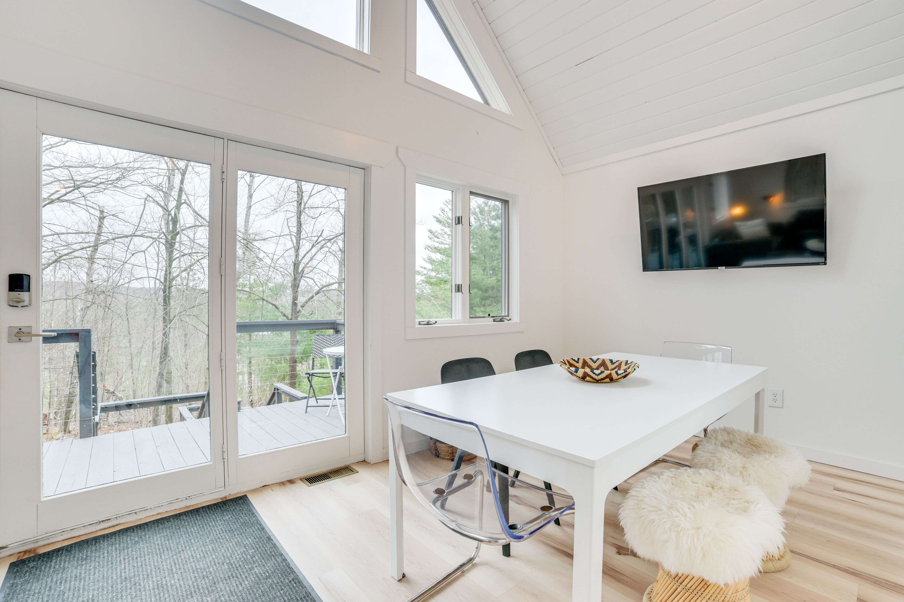 Dining Room | 1st Floor | Smart TV