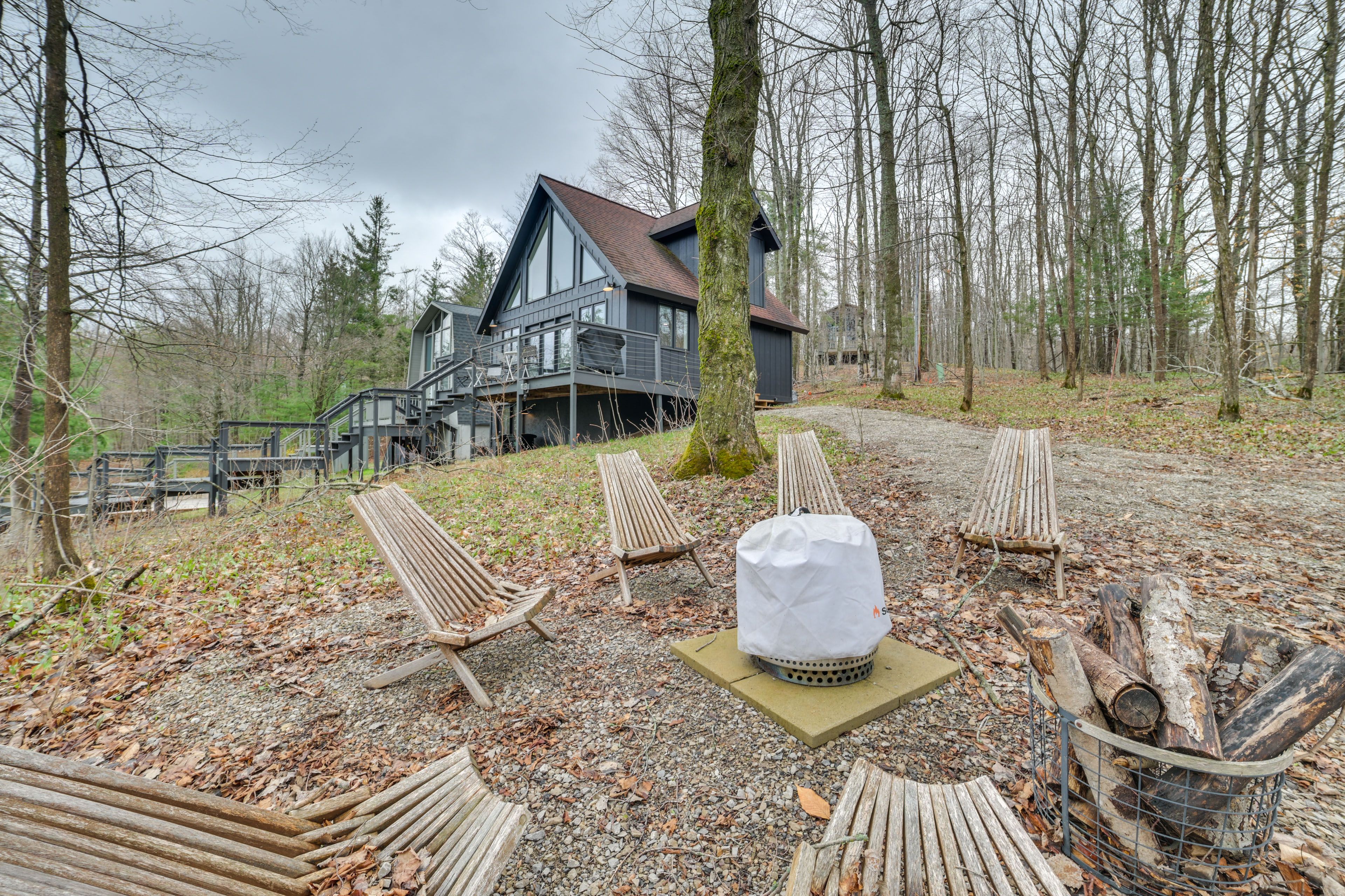 Harbor Springs Vacation Rental | 3BR | 2.5BA | 1,200 Sq Ft | Stairs to Enter