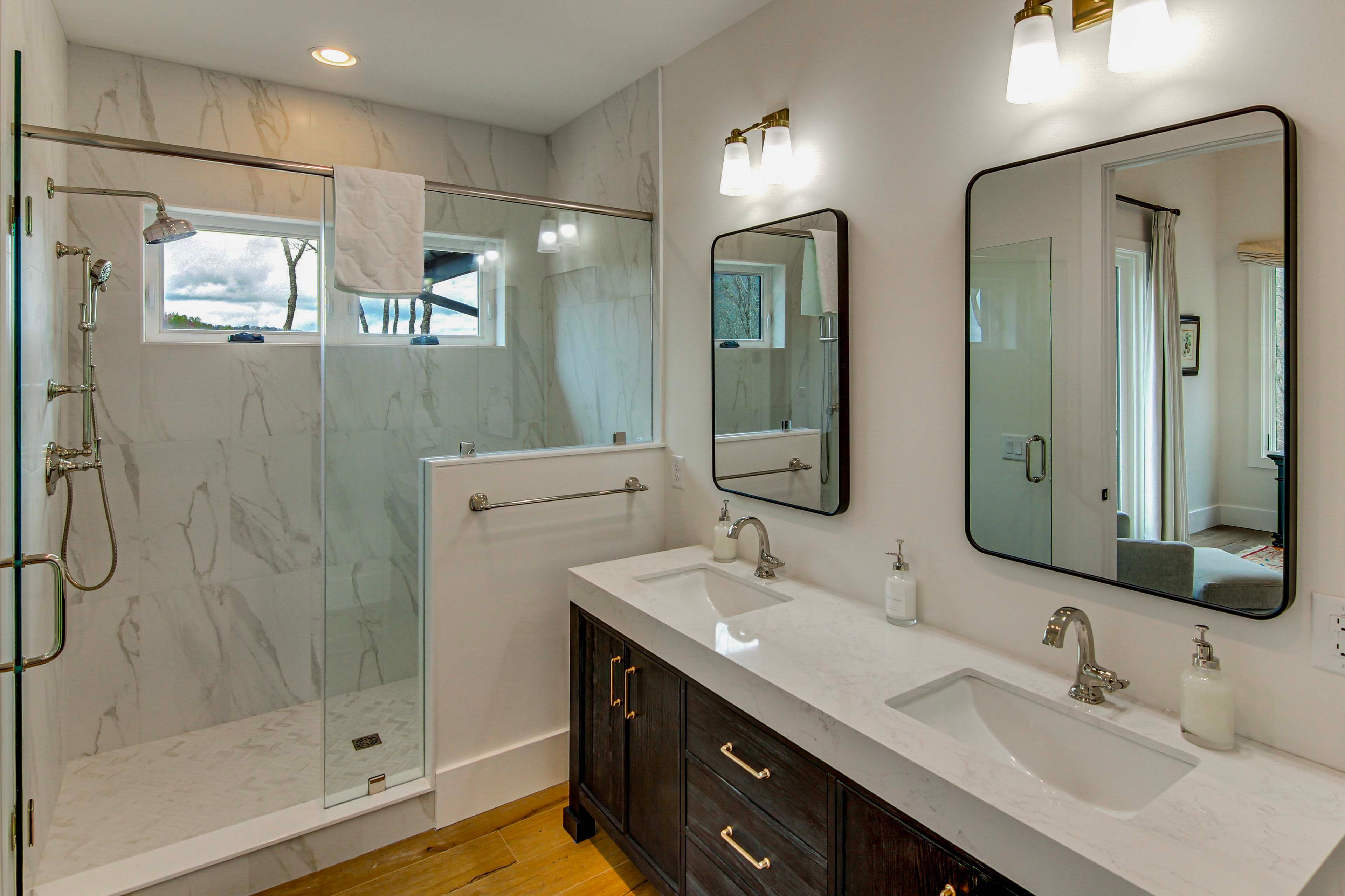 Bathroom | 2nd Floor