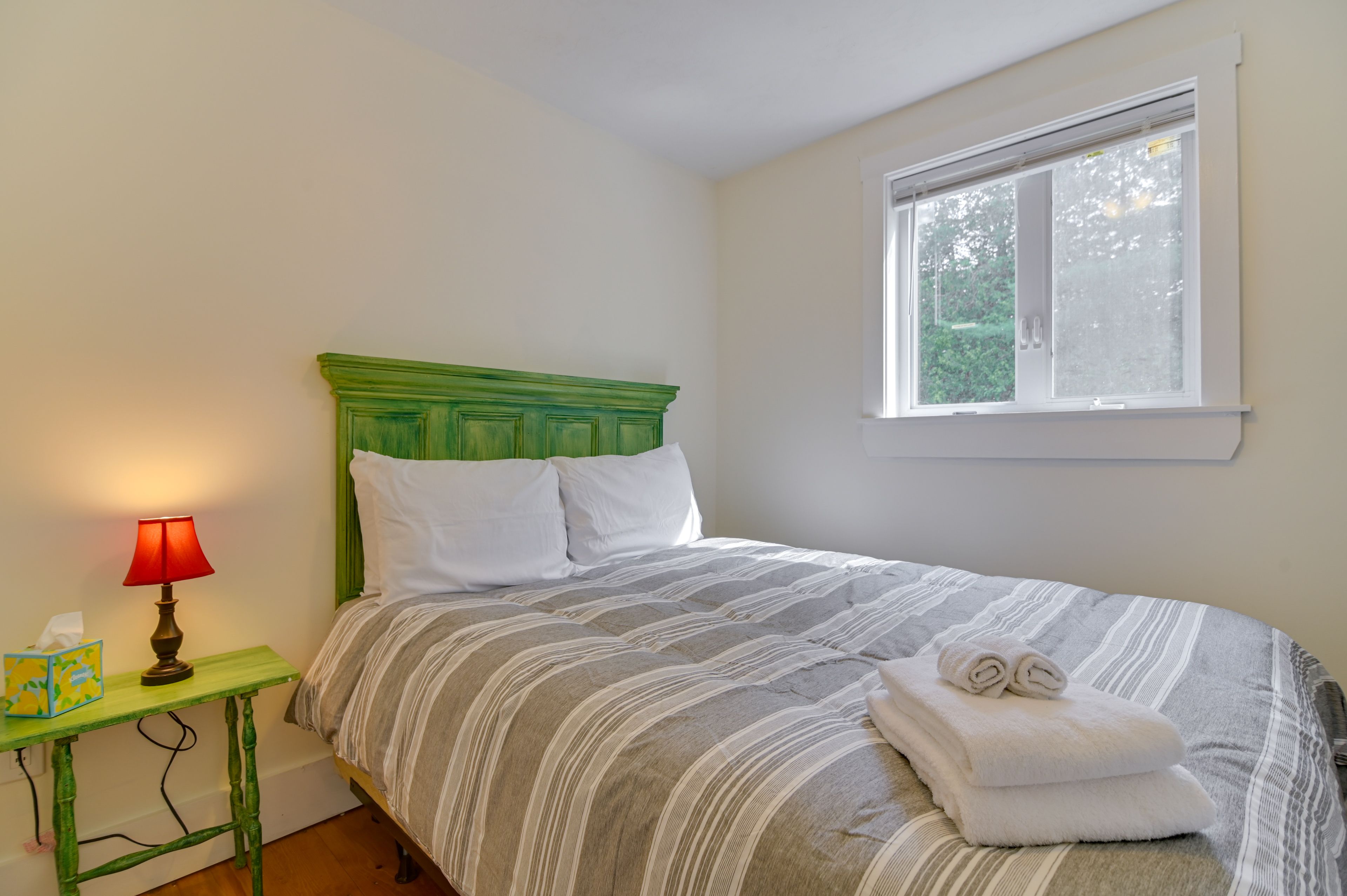 Bedroom 4 | 1st Floor | Queen Bed