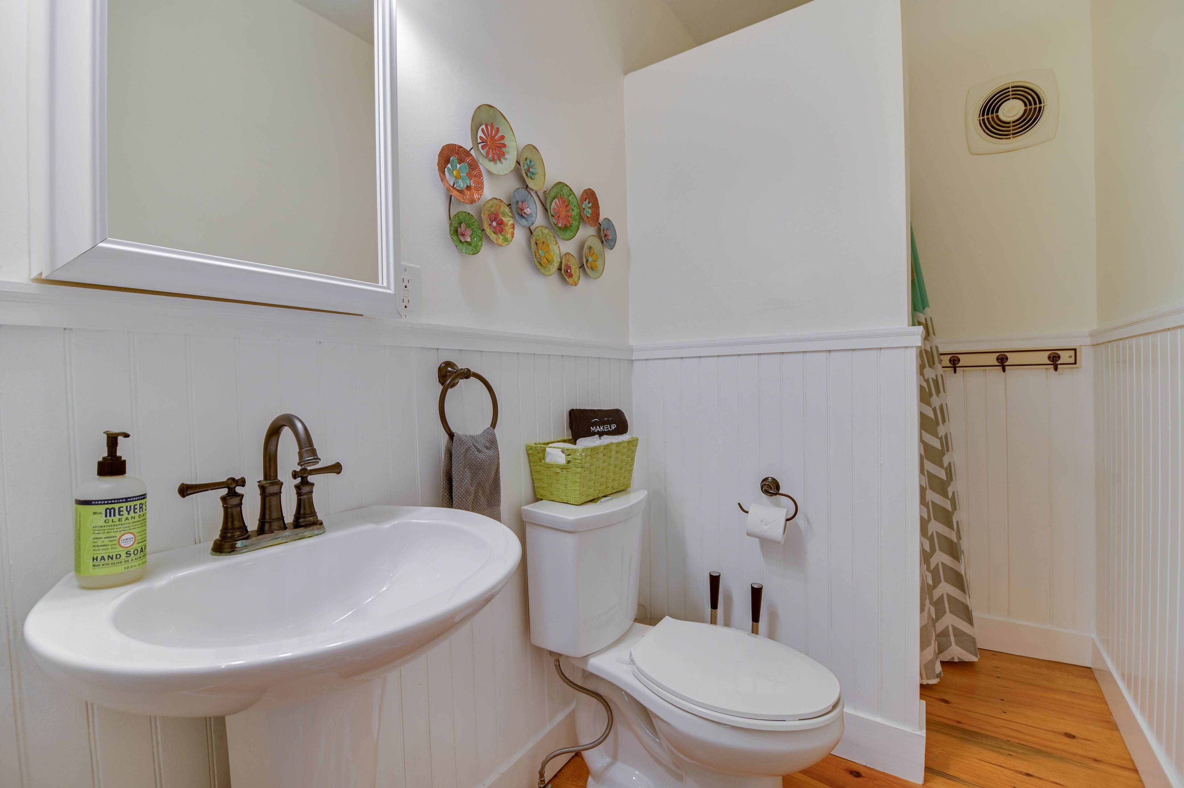 Full Bathroom | 1st Floor