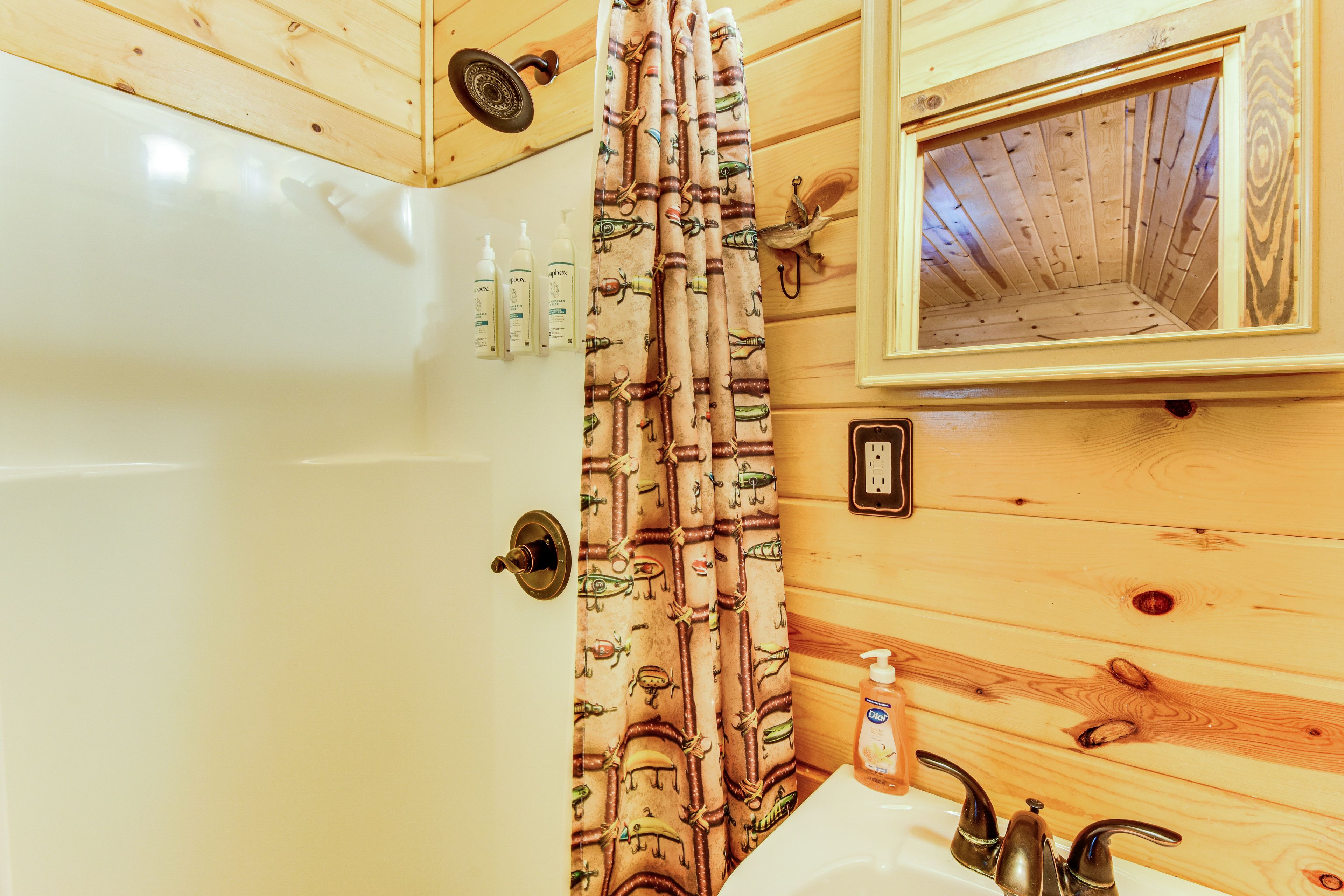 Full Bathroom | 2nd Floor