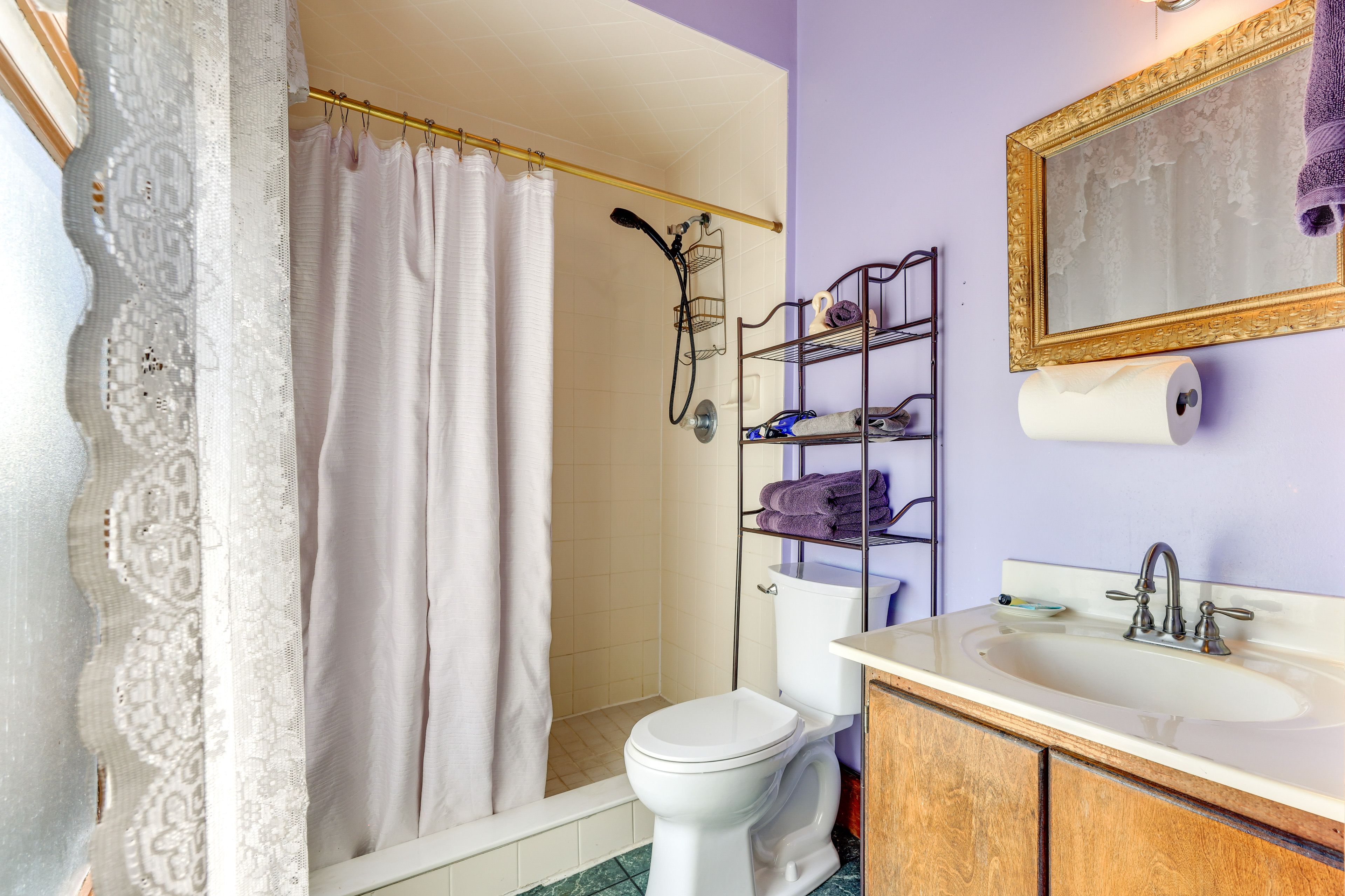 En-Suite Bathroom | 2nd Floor