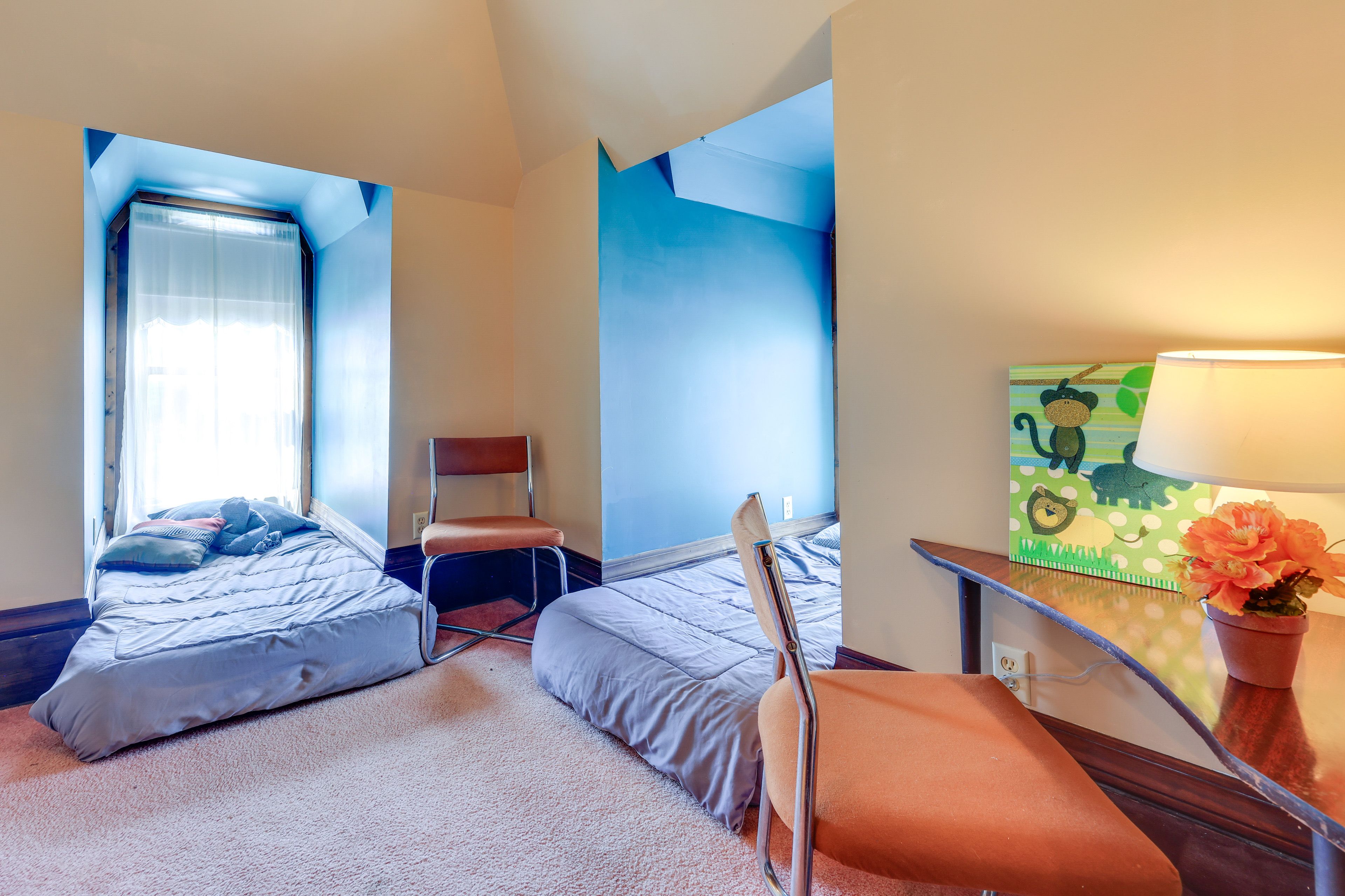 Loft | 2 Twin Beds | 3rd Floor