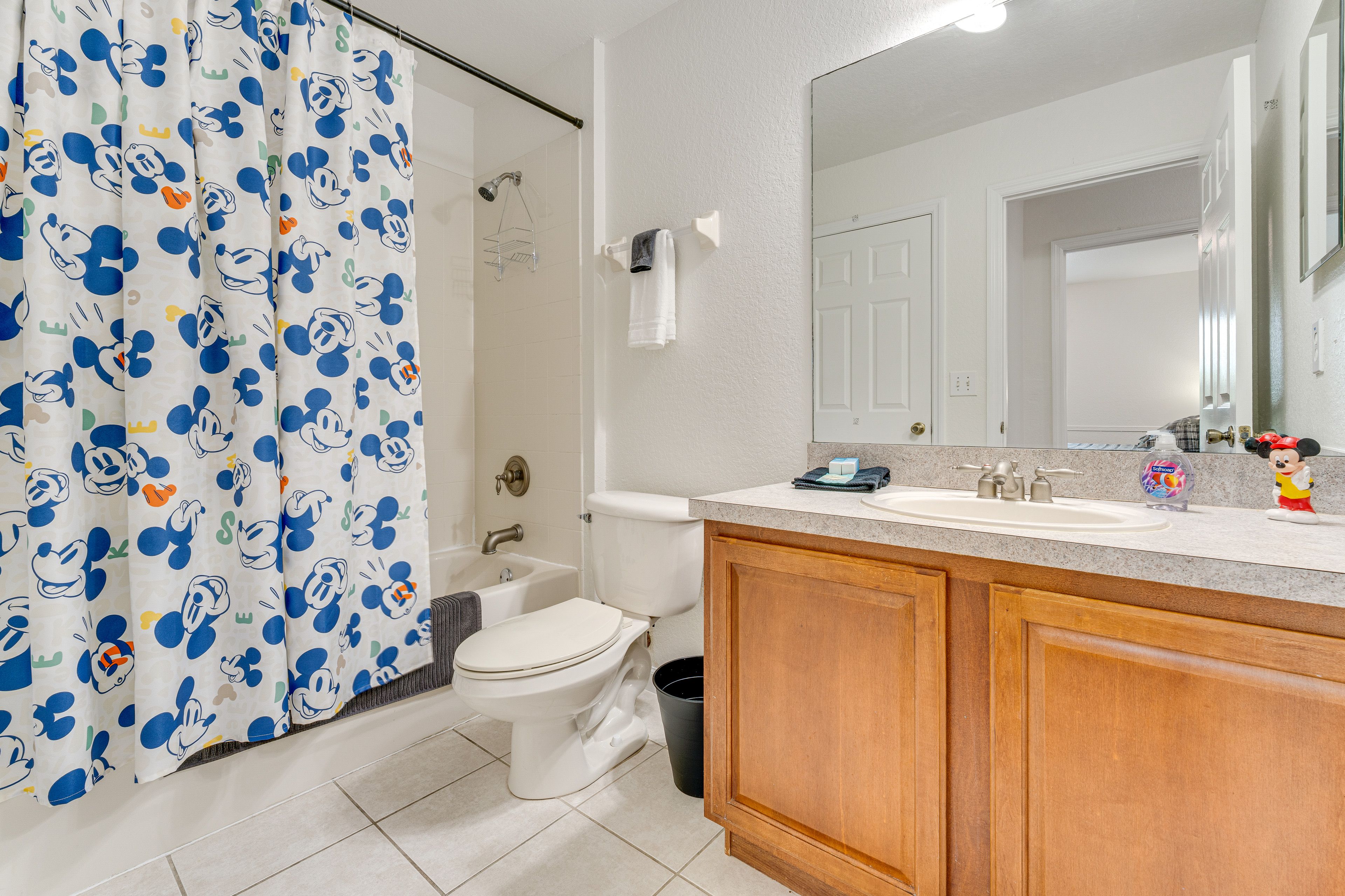 Full Bathroom | 2nd Floor