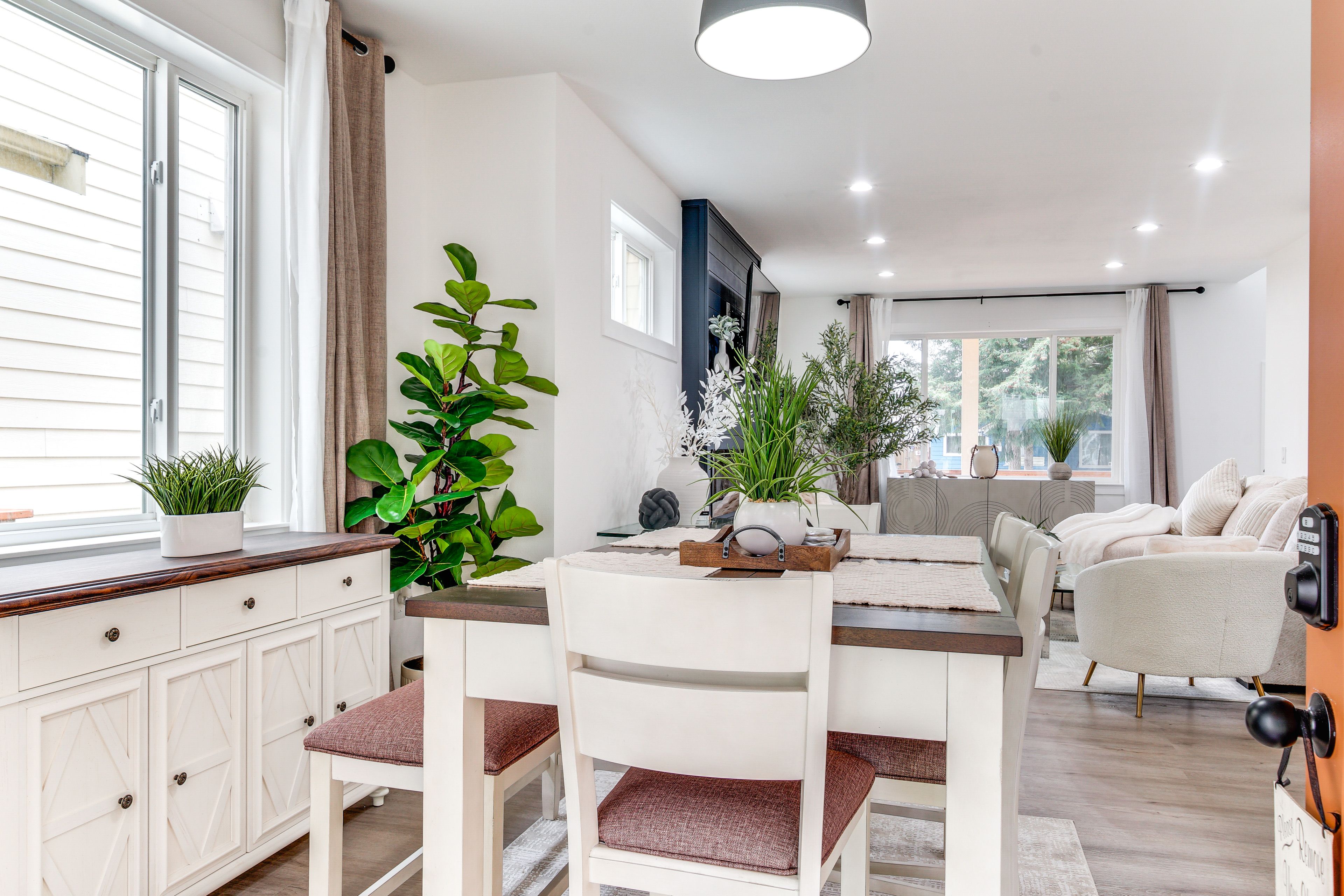 Dining Area | 1st Floor | Dishware/Flatware