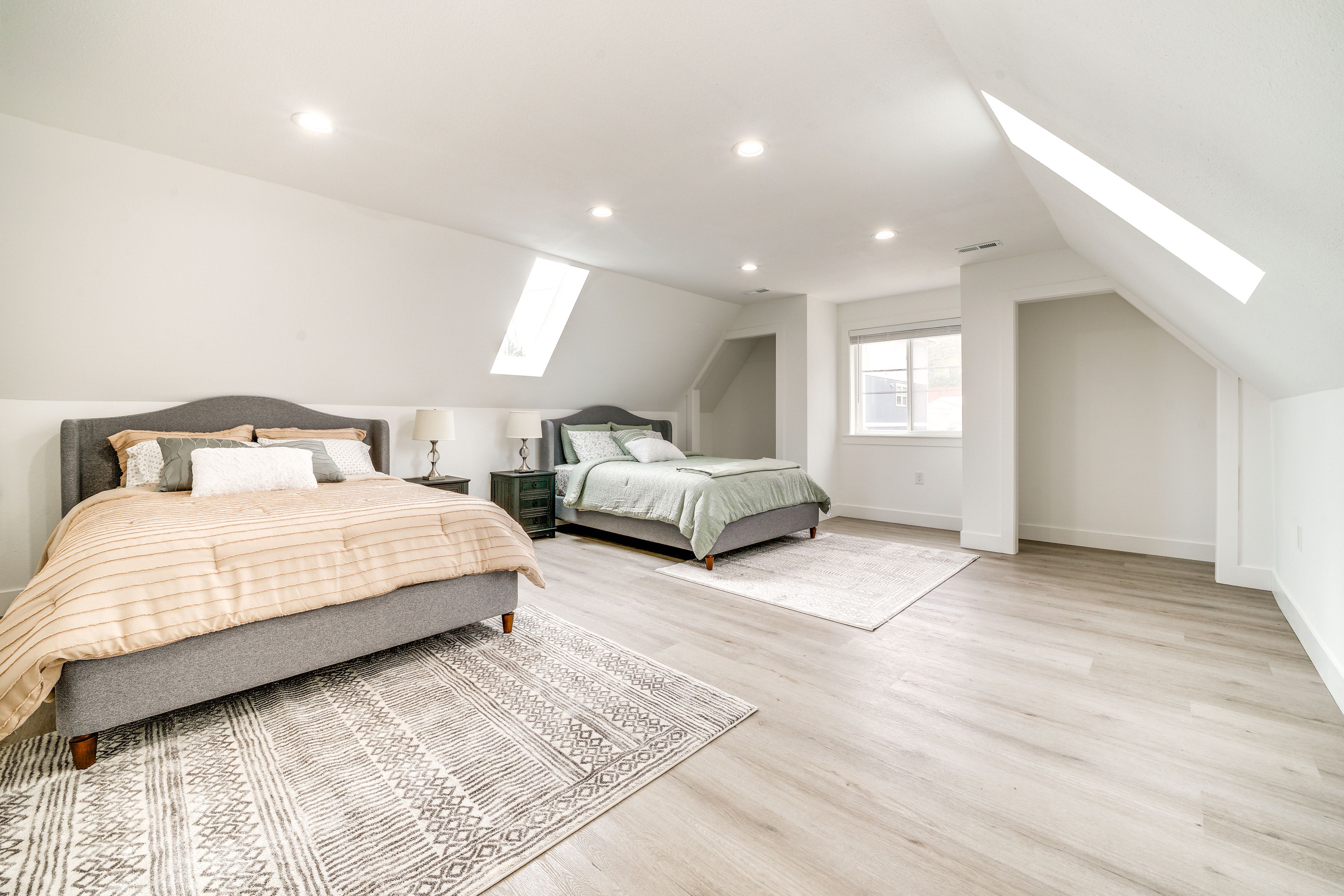 Bedroom 5 | 2nd Floor | 2 Queen Beds | Smart TV