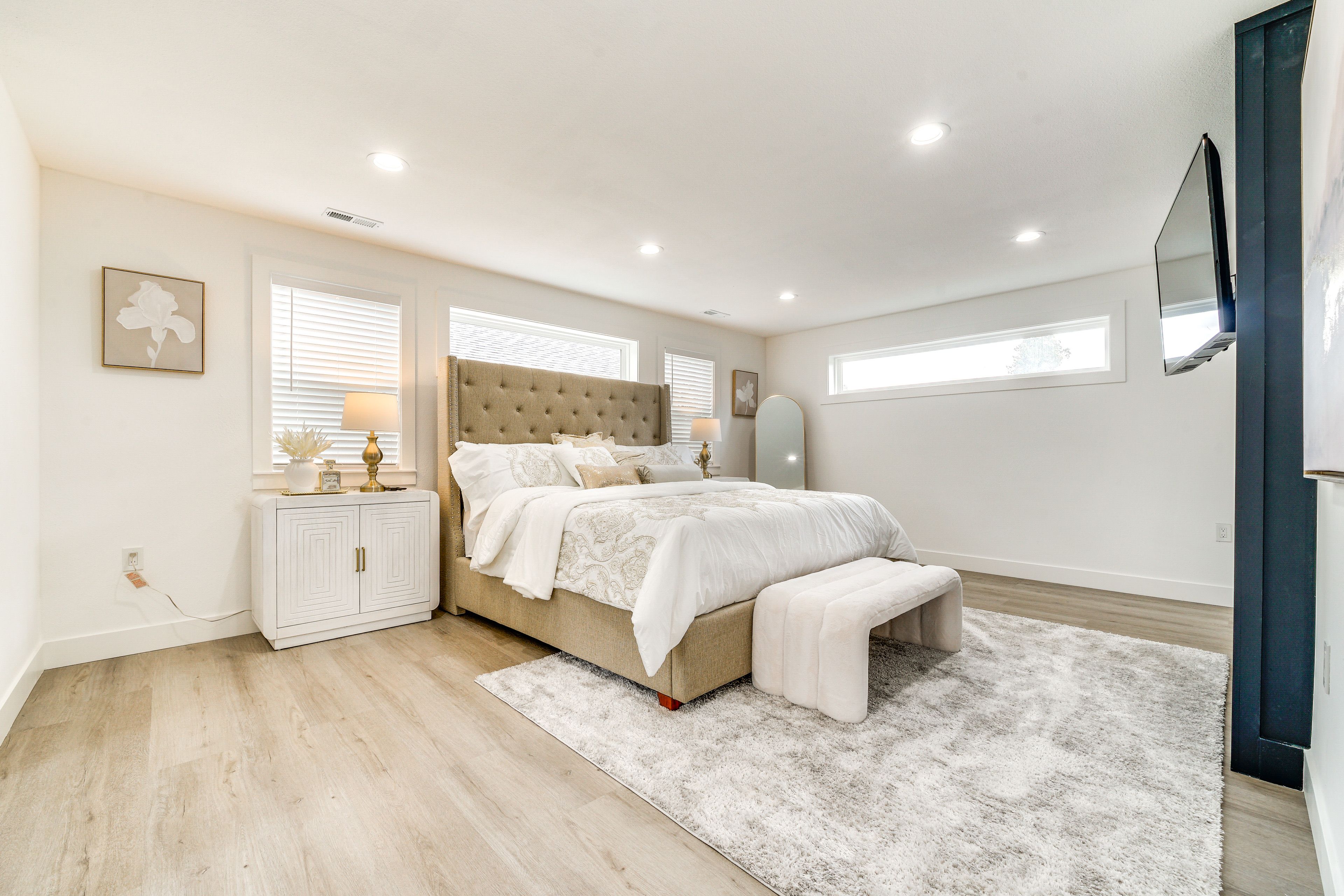 Bedroom 2 | 2nd Floor | King Bed | Smart TV