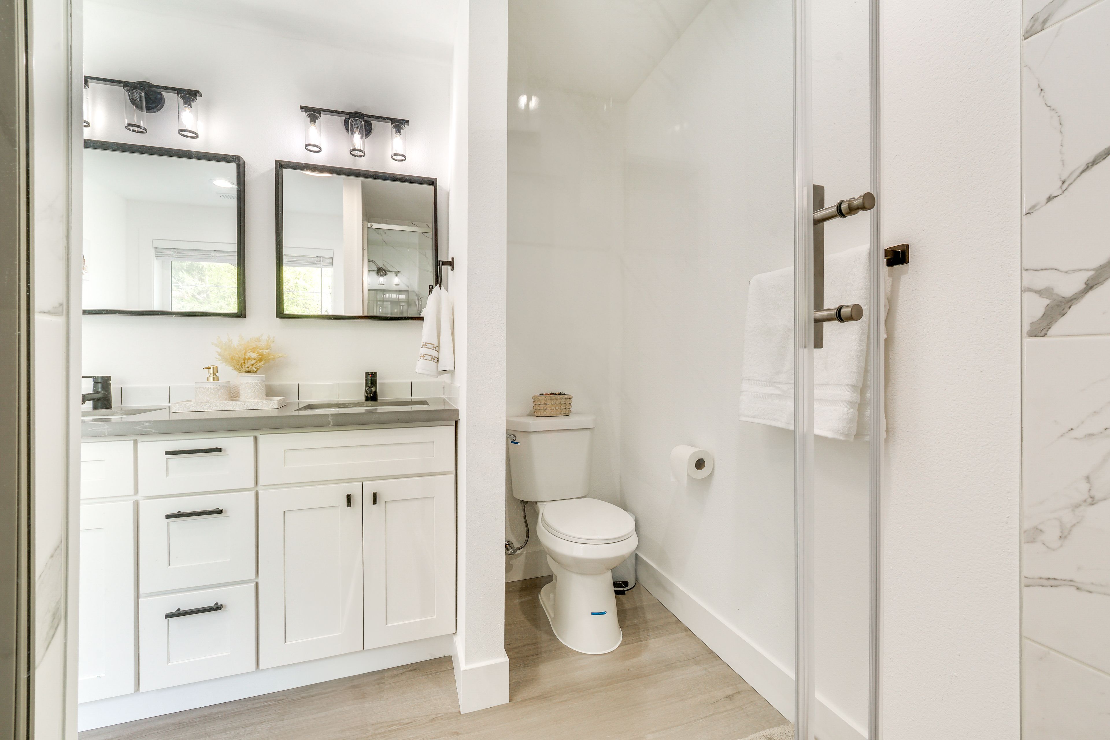 En-Suite Bathroom | 2nd Floor | Complimentary Toiletries