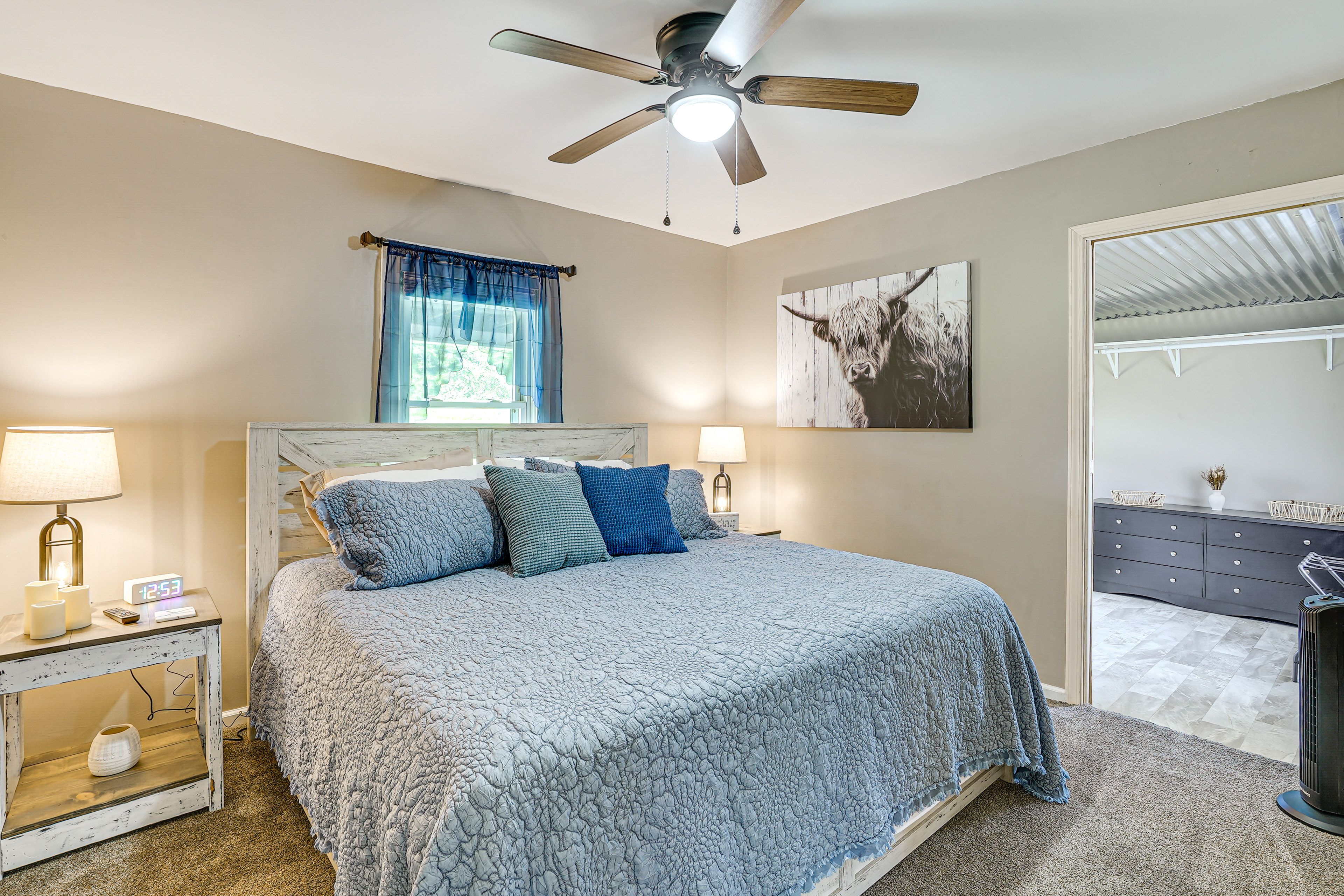 Bedroom 1 | King Bed | Smart TV