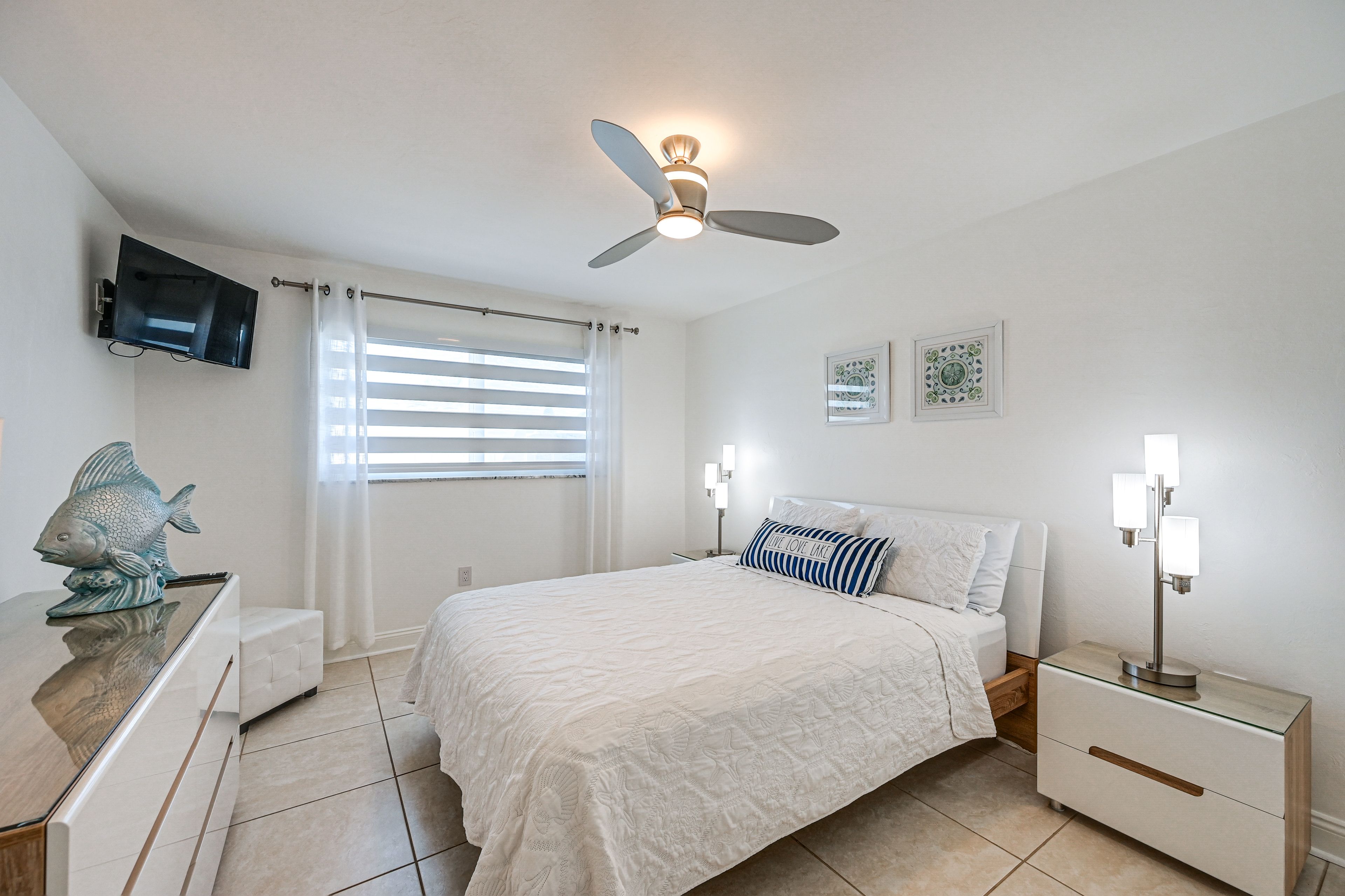 Bedroom 2 | Queen Bed